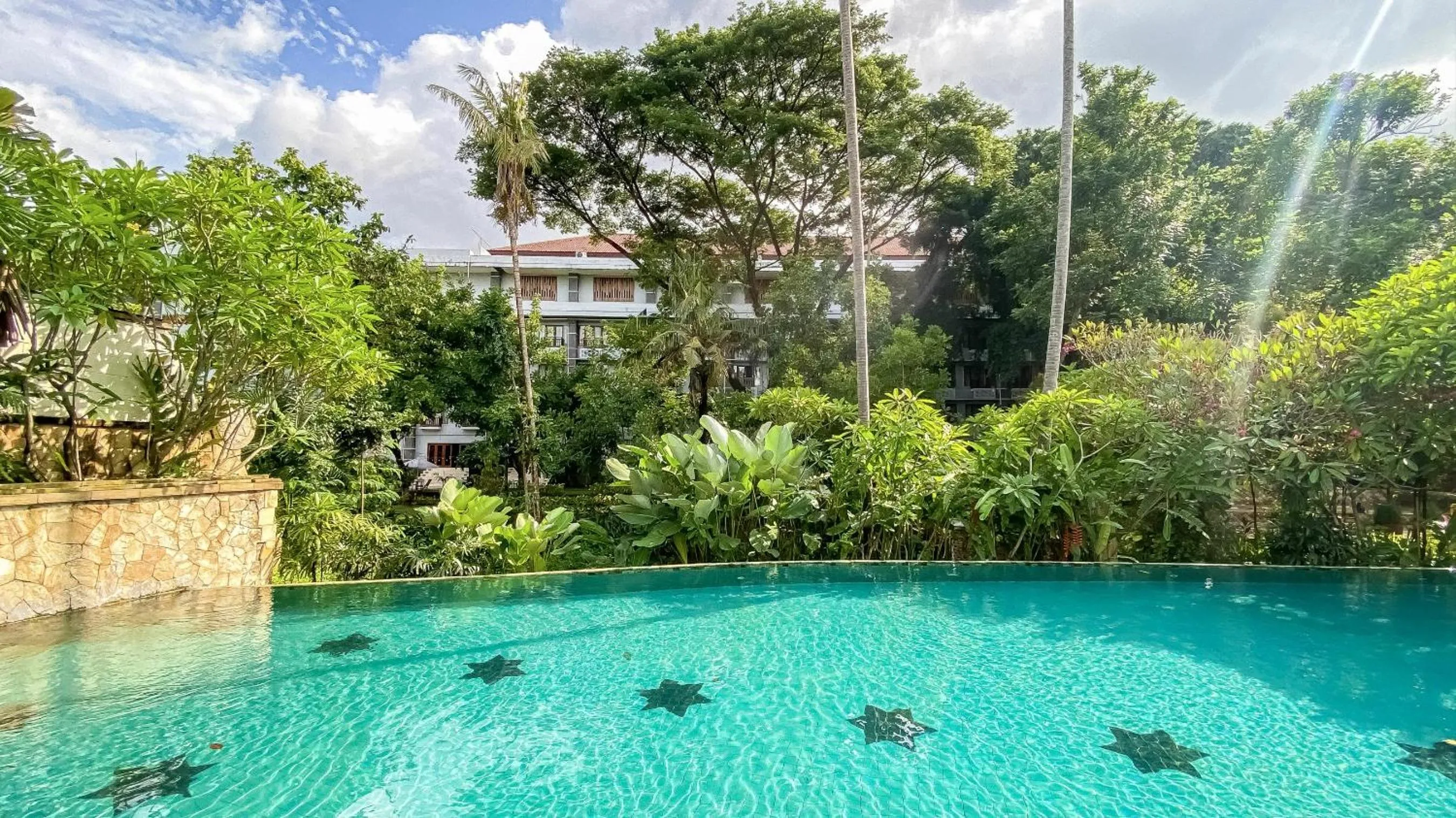 Swimming pool in Lorin Solo Hotel
