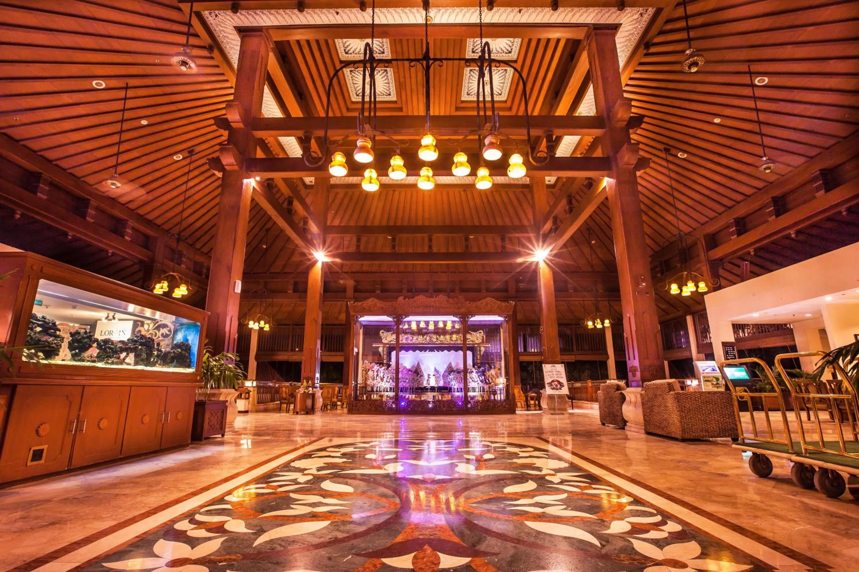 Lobby or reception in Lorin Solo Hotel