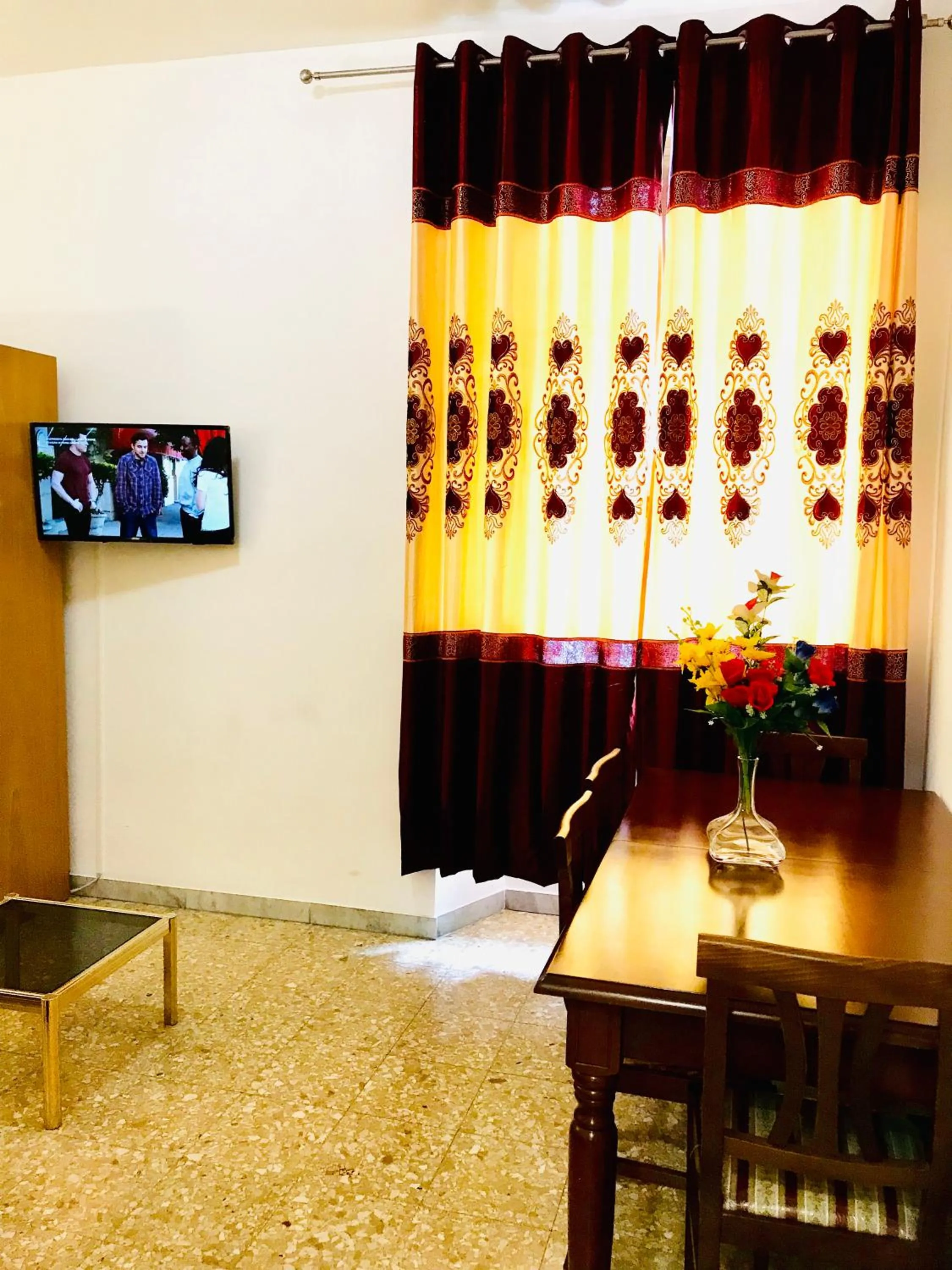 Dining area in COLOSSEUM LUXURY ROOM