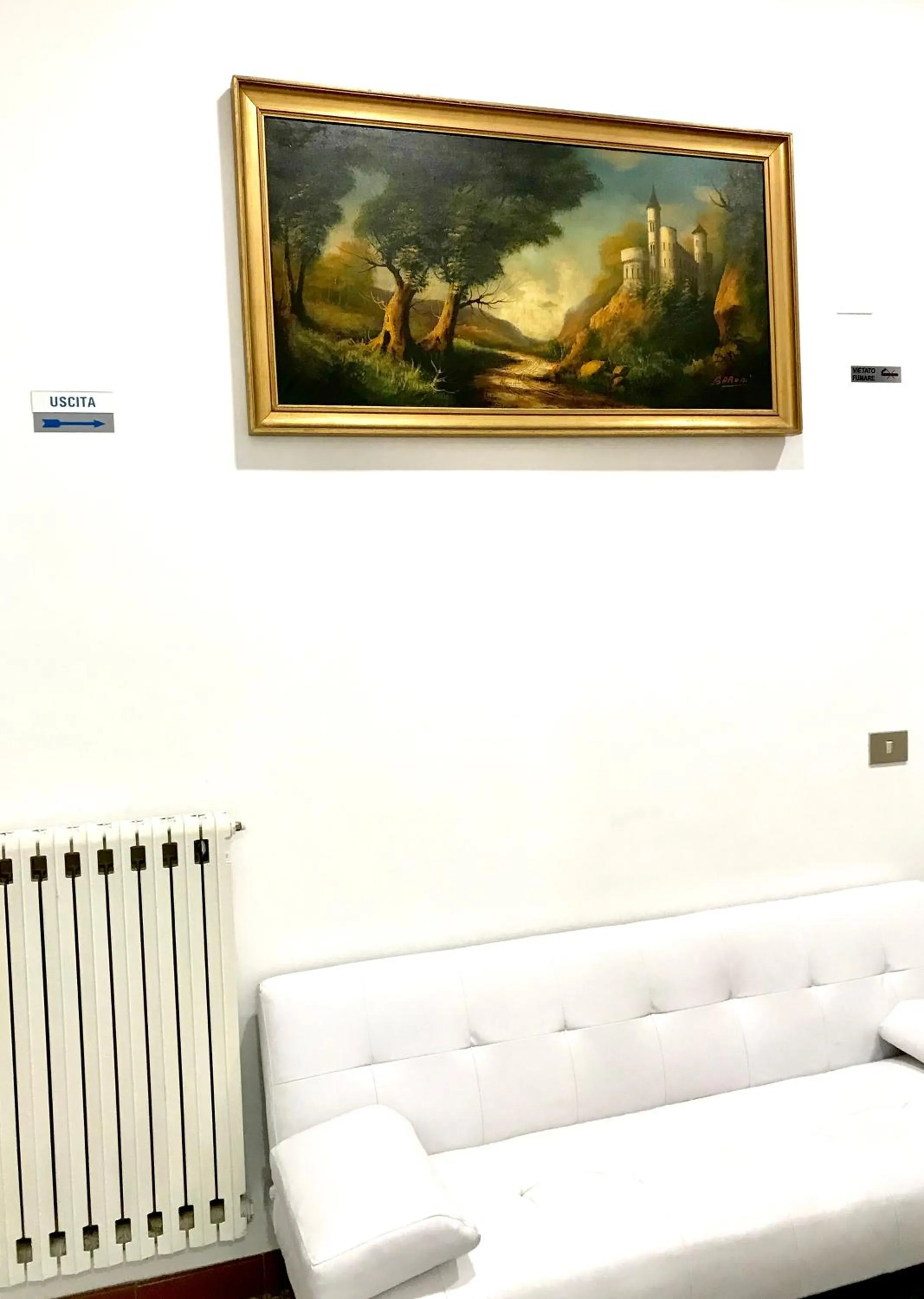 Seating area in COLOSSEUM LUXURY ROOM