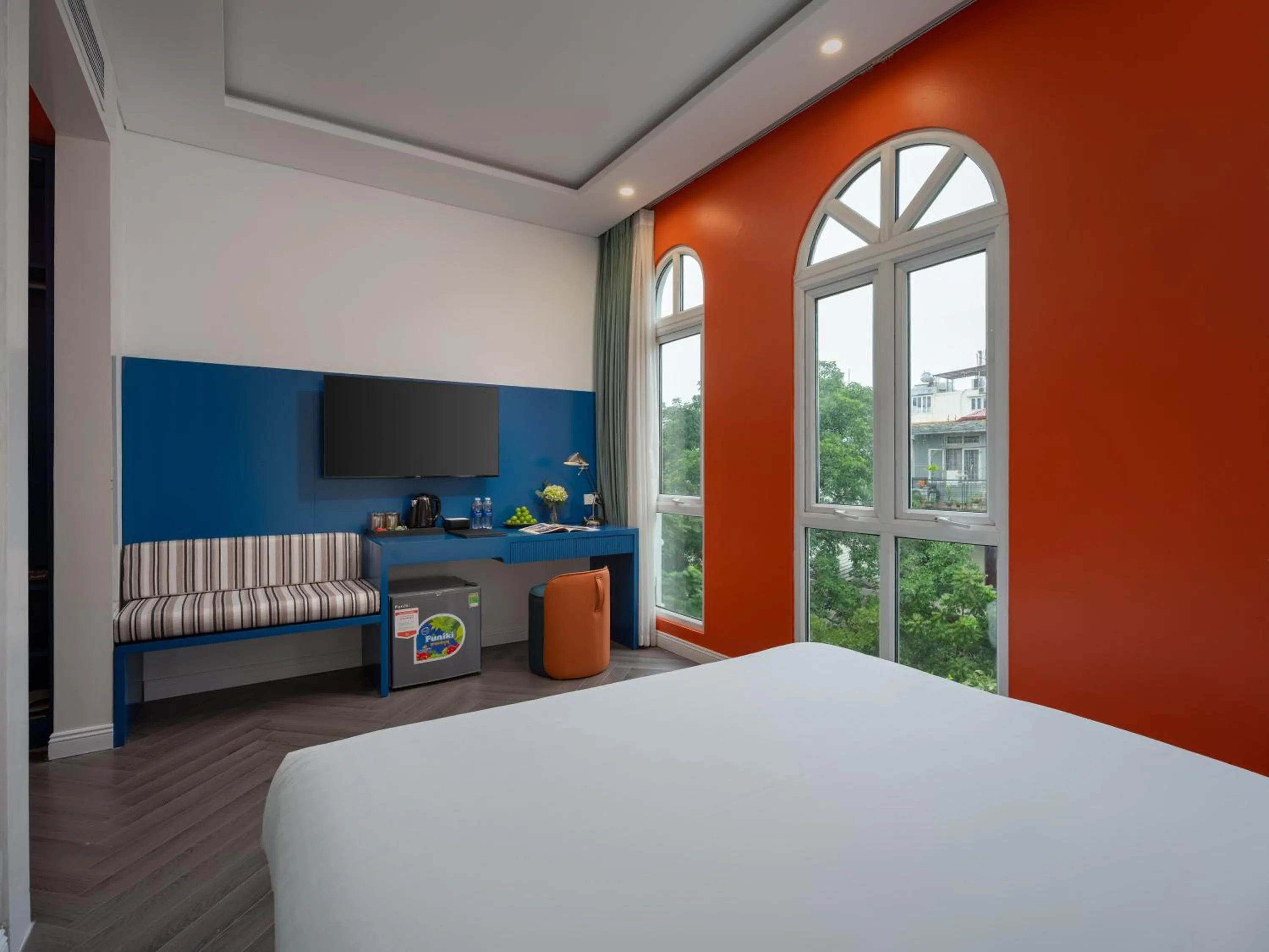 Bed in Minerva Church Hotel