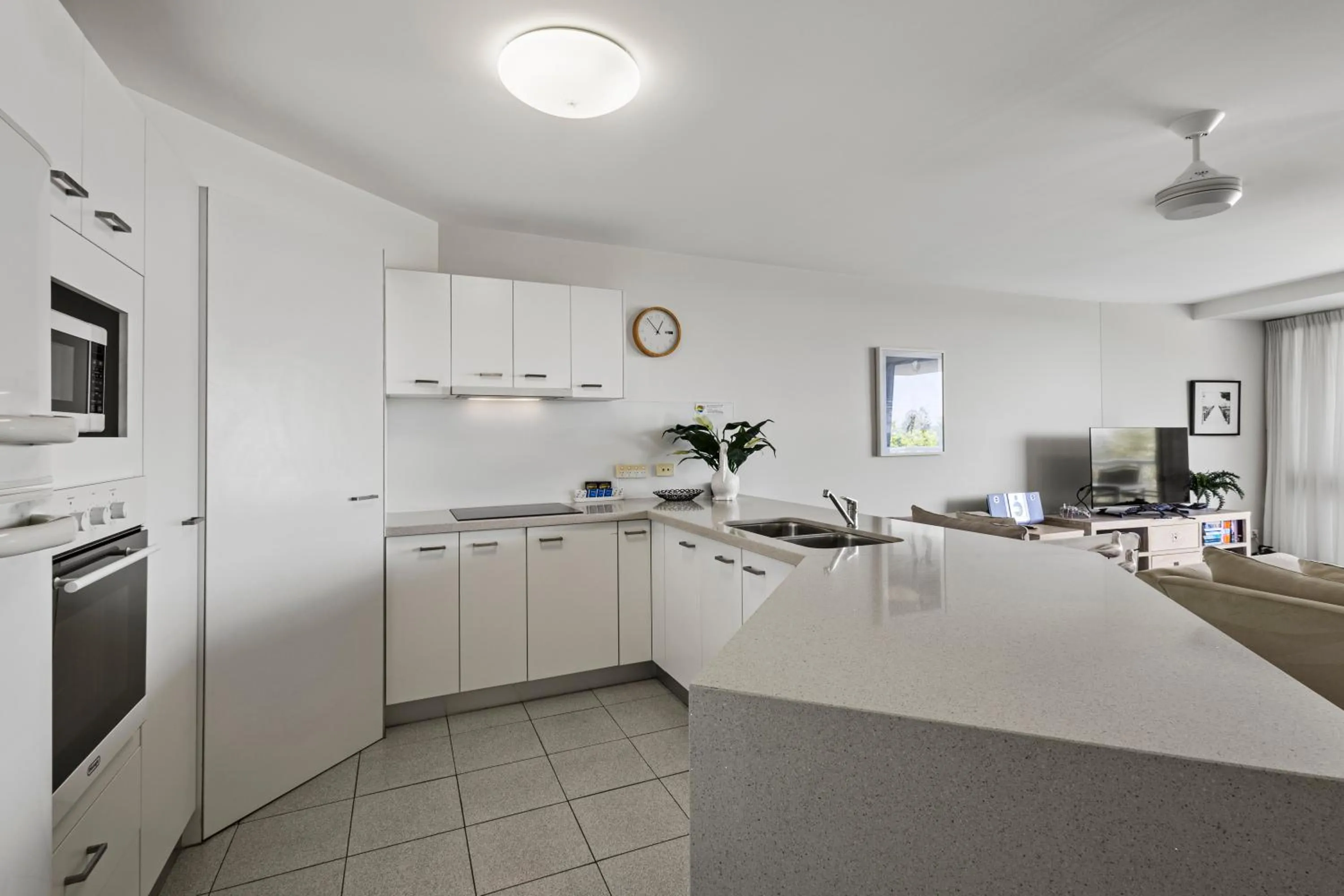 Kitchen or kitchenette in Sunshine Vista
