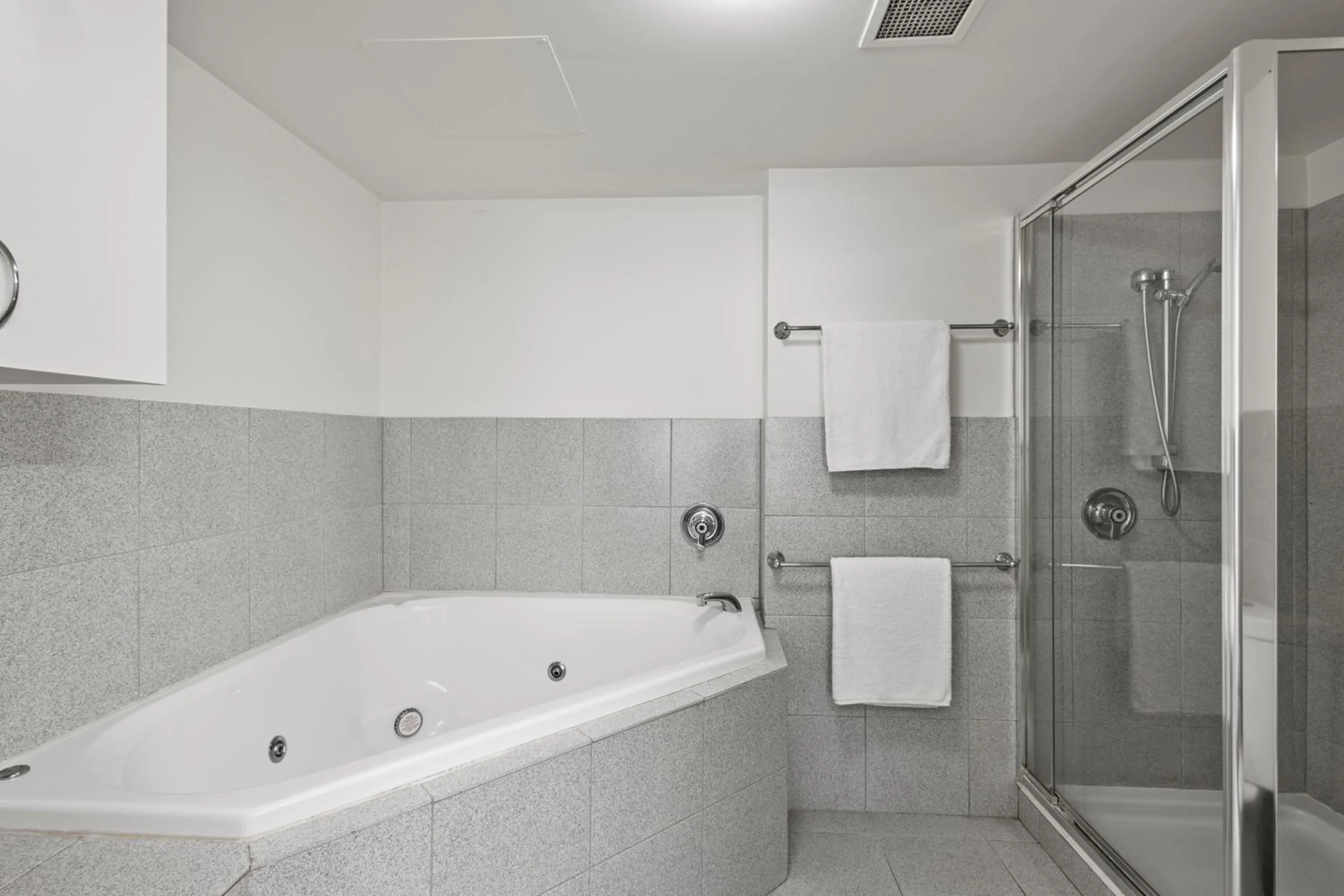 Shower in Sunshine Vista