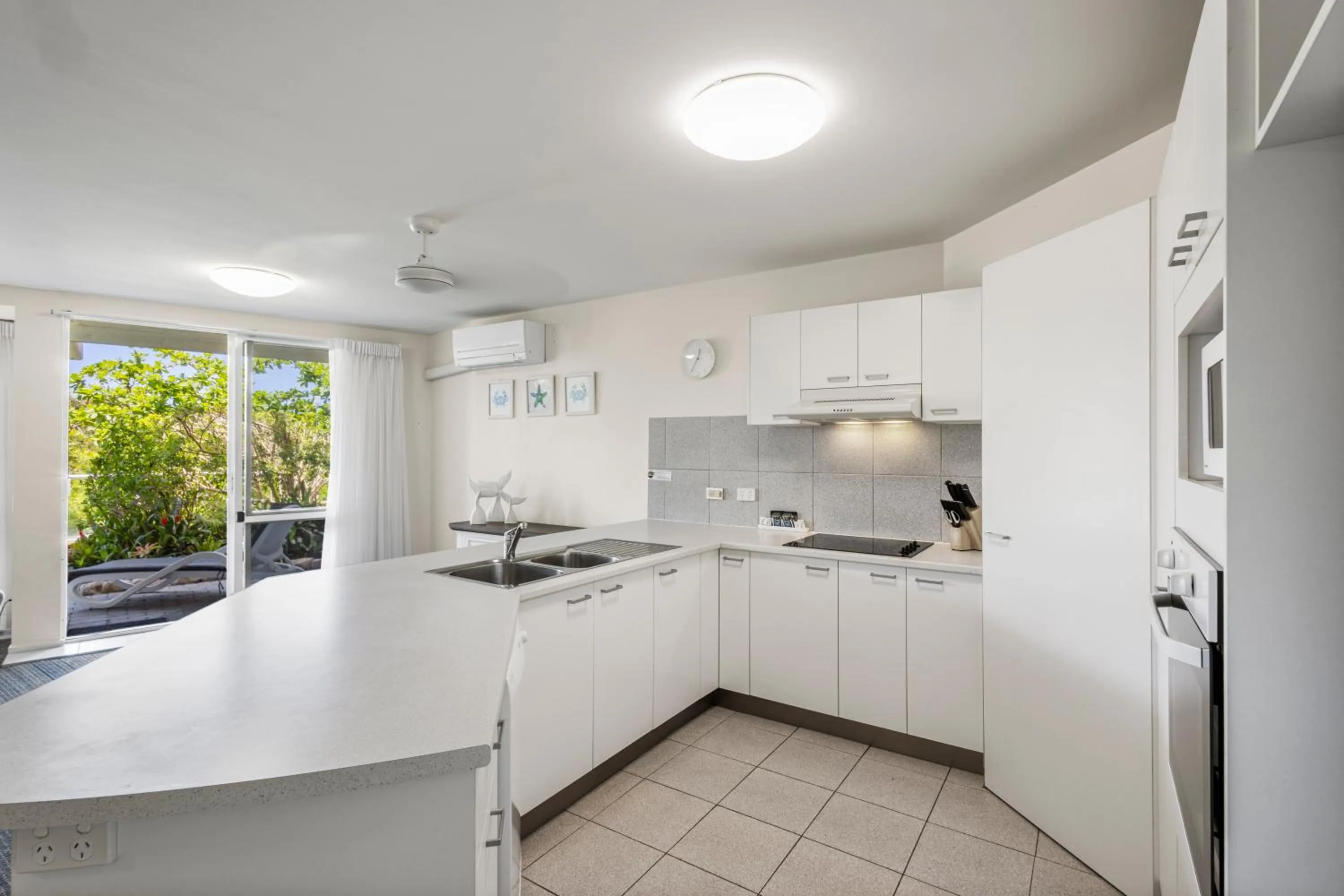 Kitchen or kitchenette in Sunshine Vista