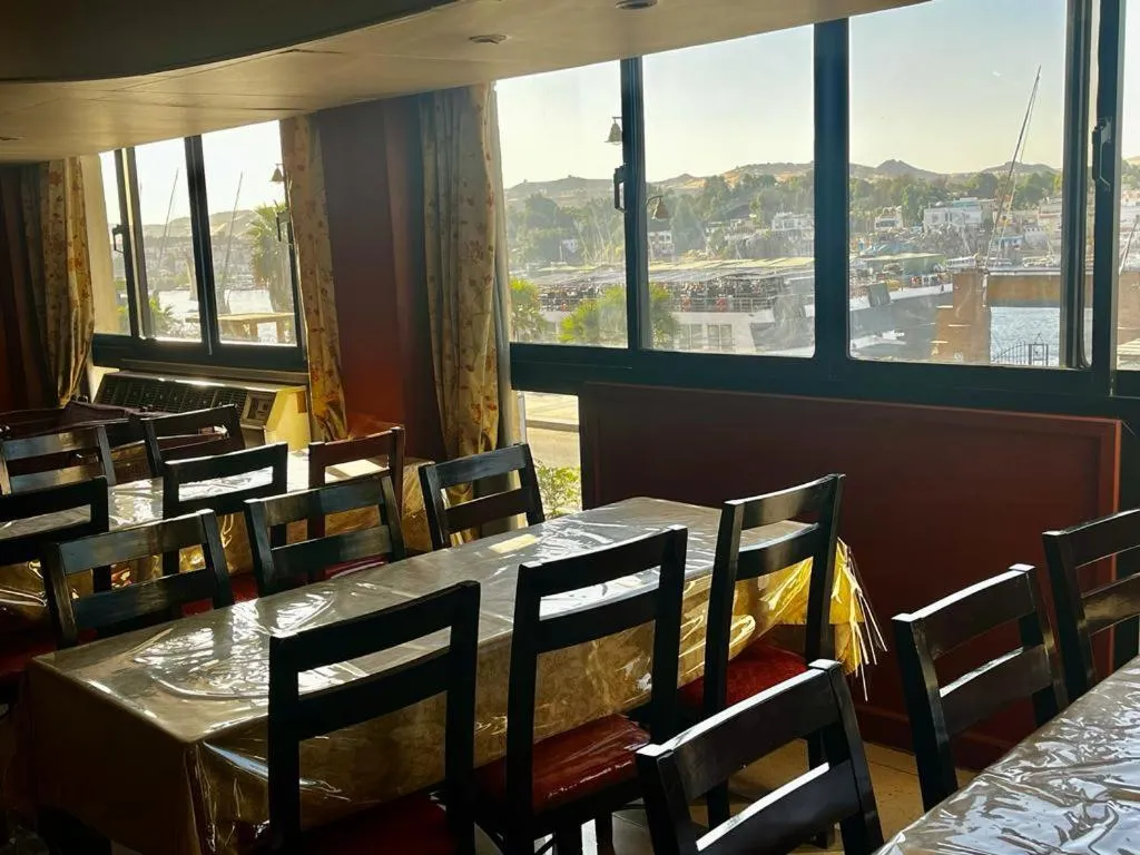 Restaurant/places to eat in Philae Hotel Aswan