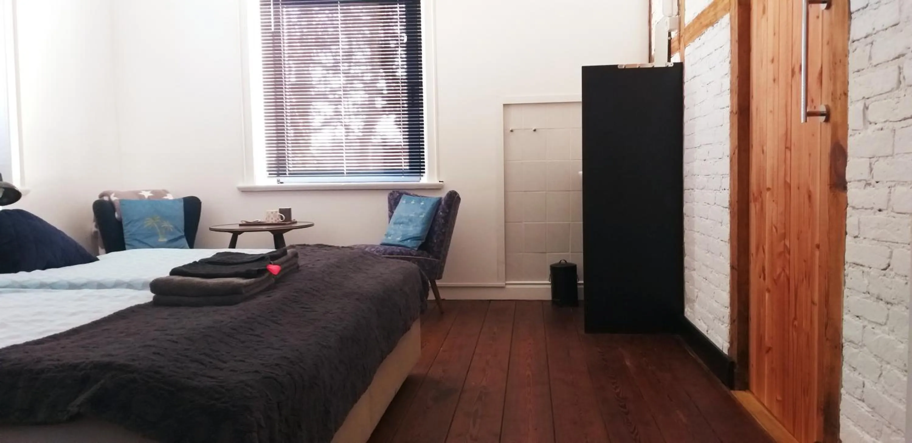 Photo of the whole room, Bed in Ahoi