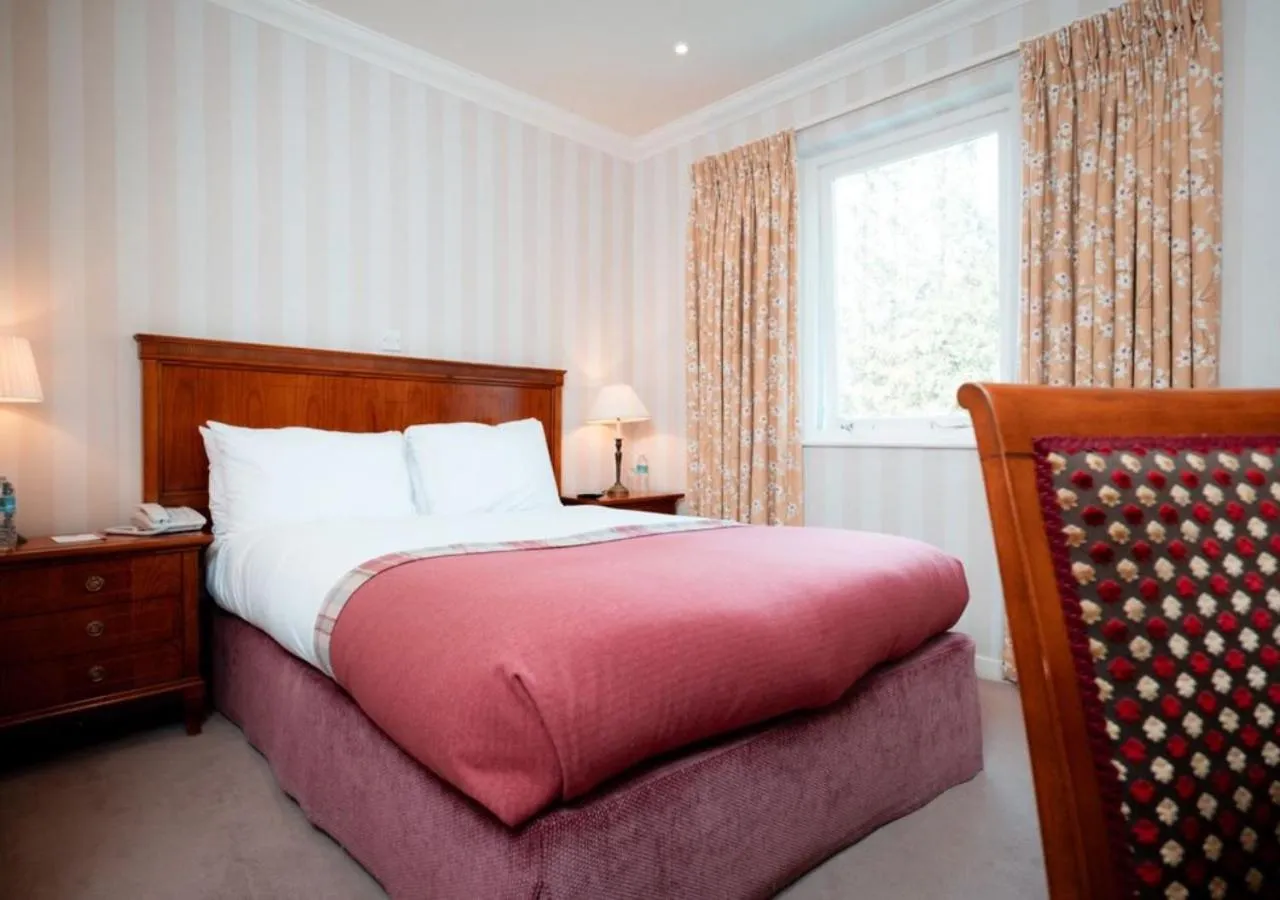 Bed in Lakeside Hotel and Spa