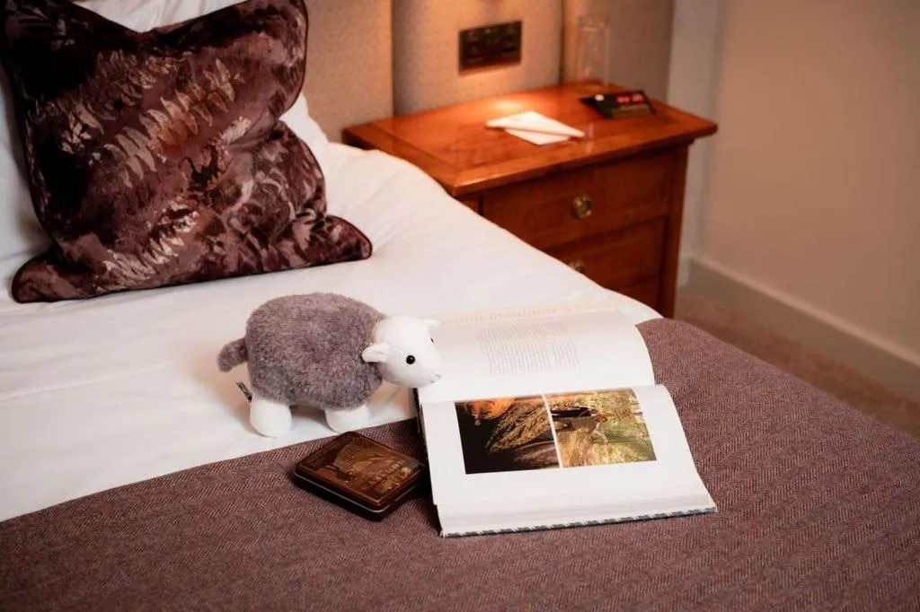 Bed in Lakeside Hotel and Spa