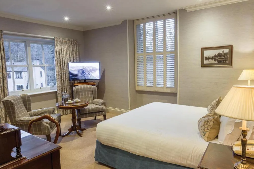 Bed in Lakeside Hotel and Spa