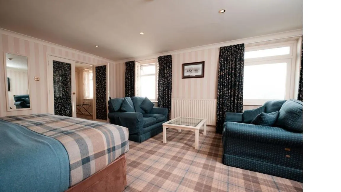 Bed in Lakeside Hotel and Spa