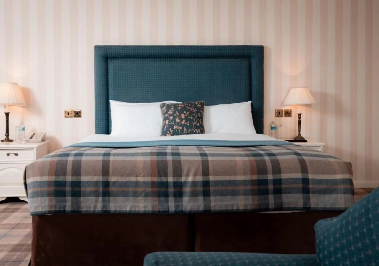 Bed in Lakeside Hotel and Spa