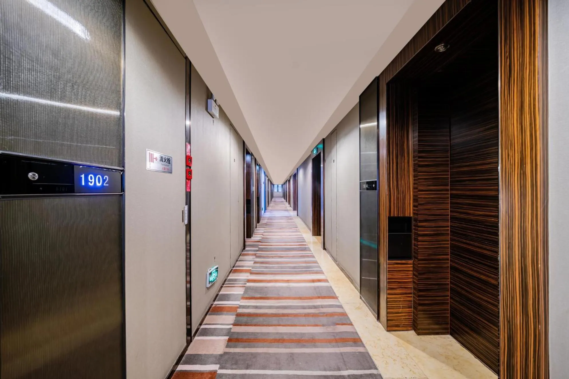 elevator in eStay Residence·Poly World Trade Center Guangzhou
