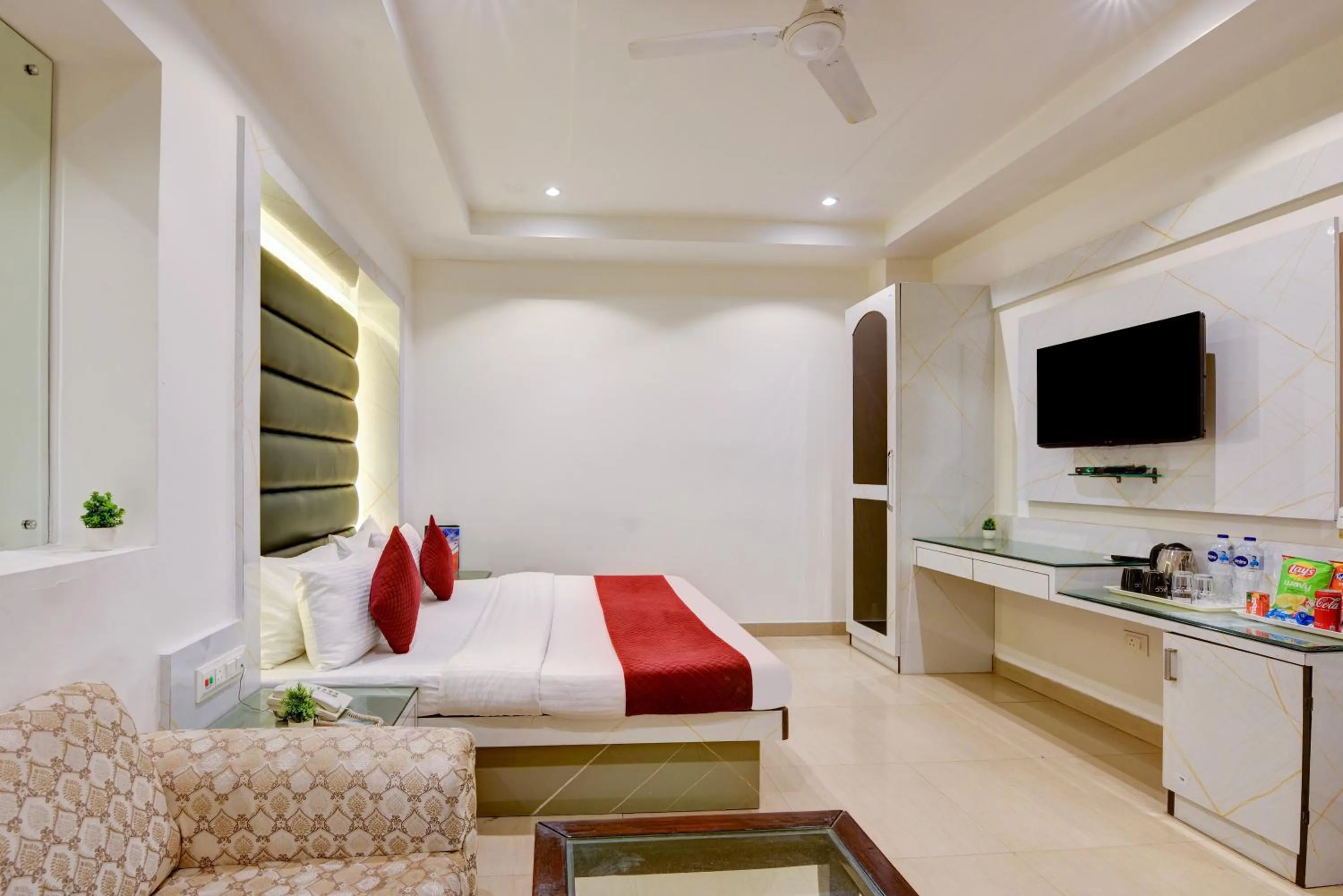 TV and multimedia in Hotel Krishna Deluxe-By RCG Hotels