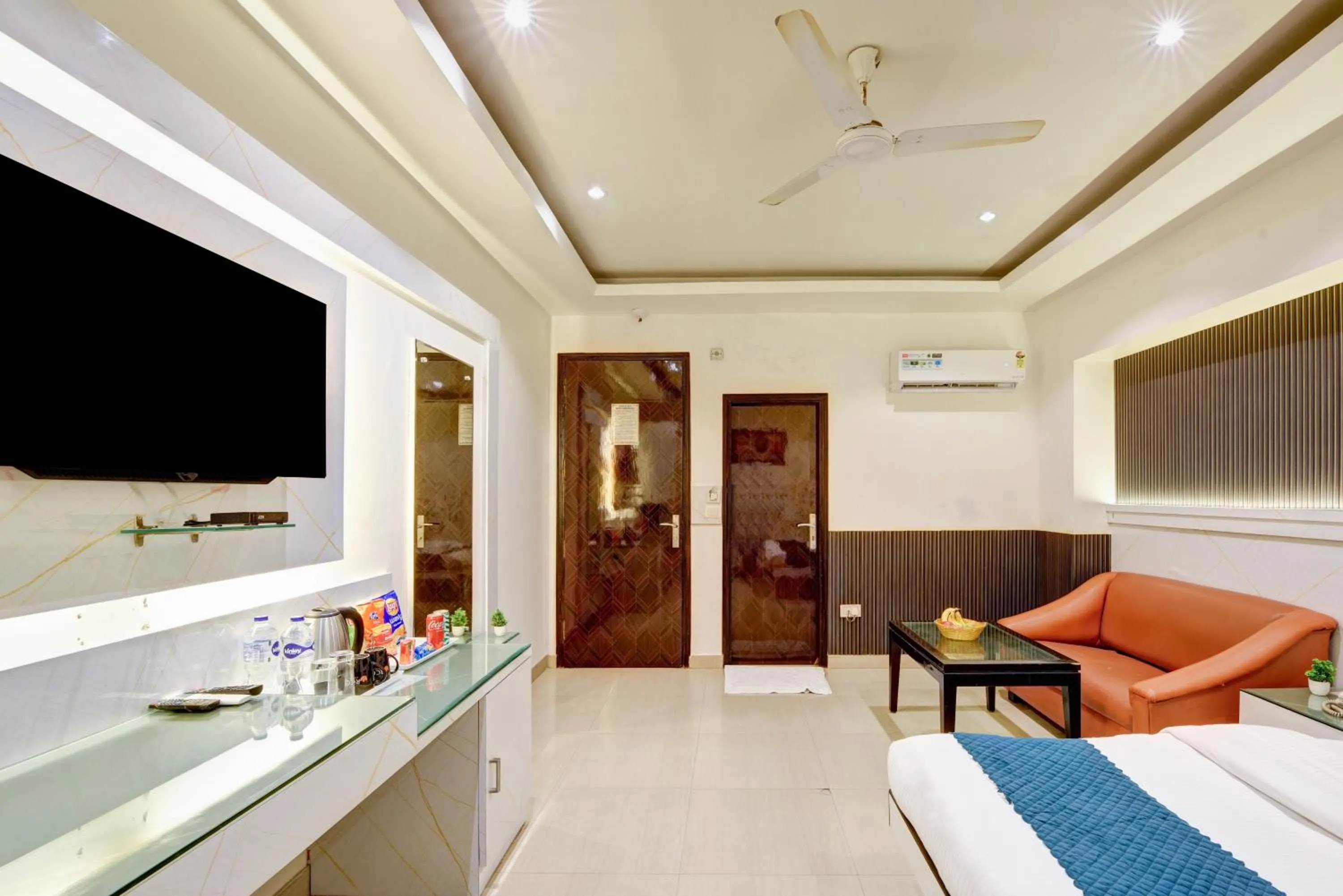 TV and multimedia in Hotel Krishna Deluxe-By RCG Hotels
