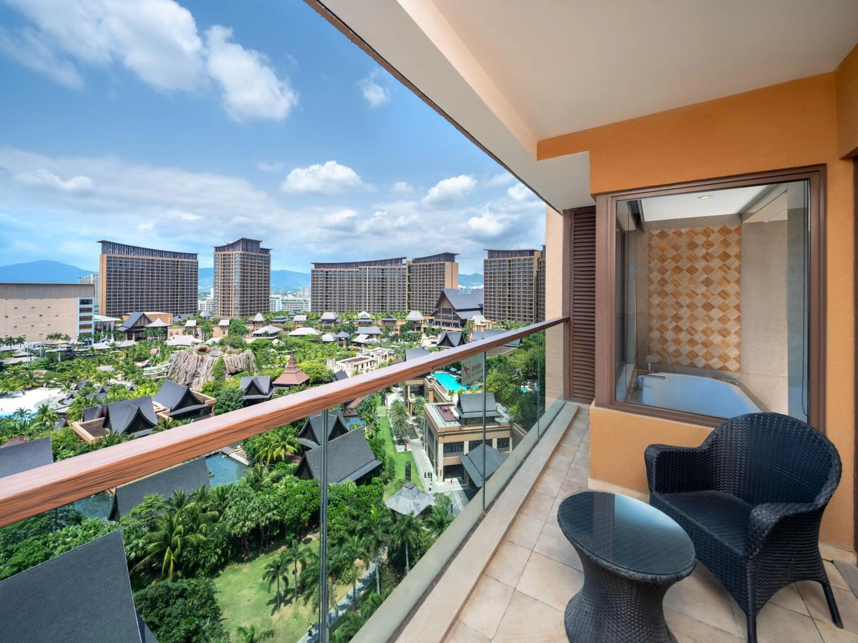 Balcony/Terrace in Mangrove Tree Resort World Sanya Bay-Kapok