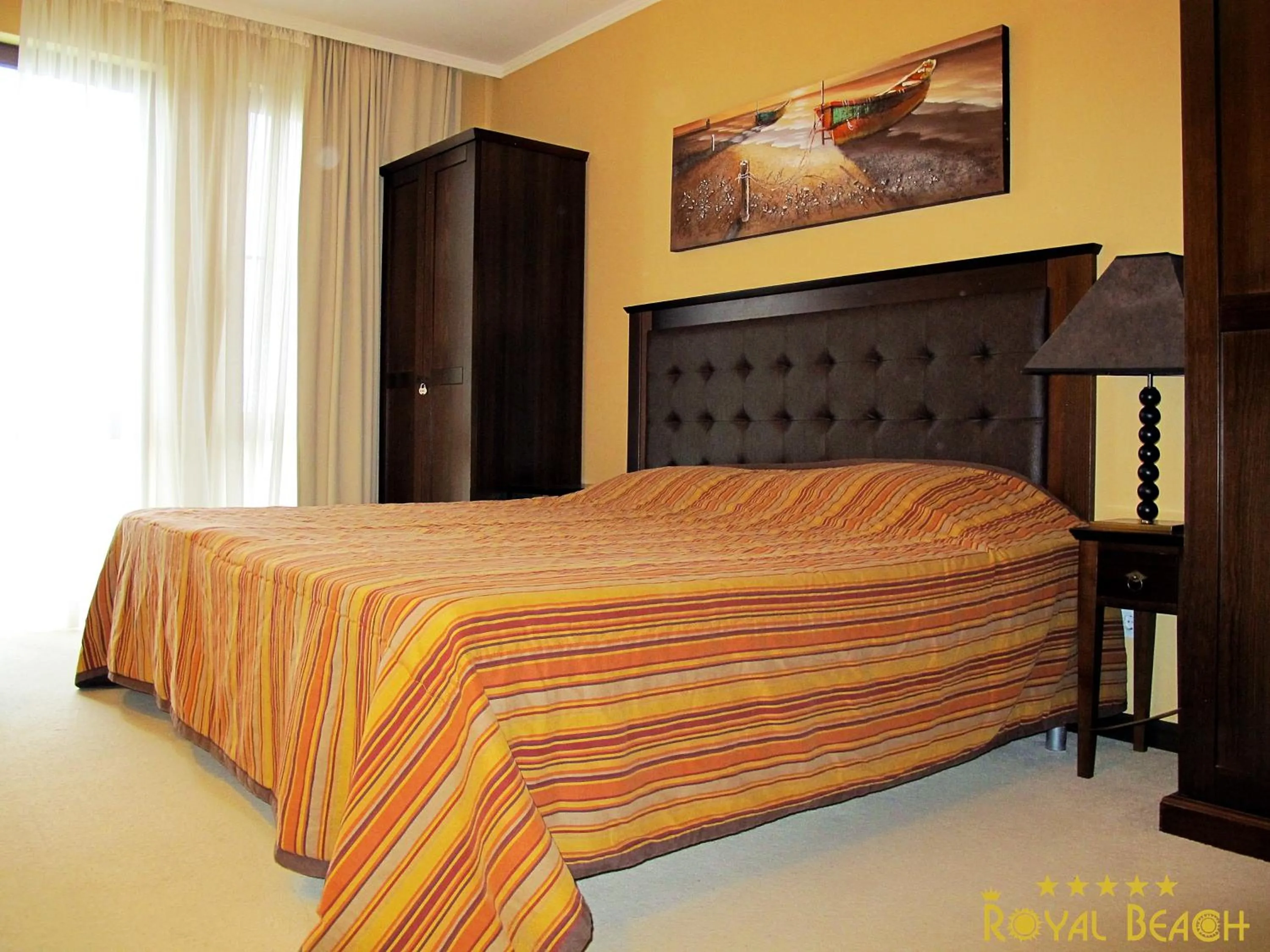 Bed in Barcelo Royal Beach Hotel