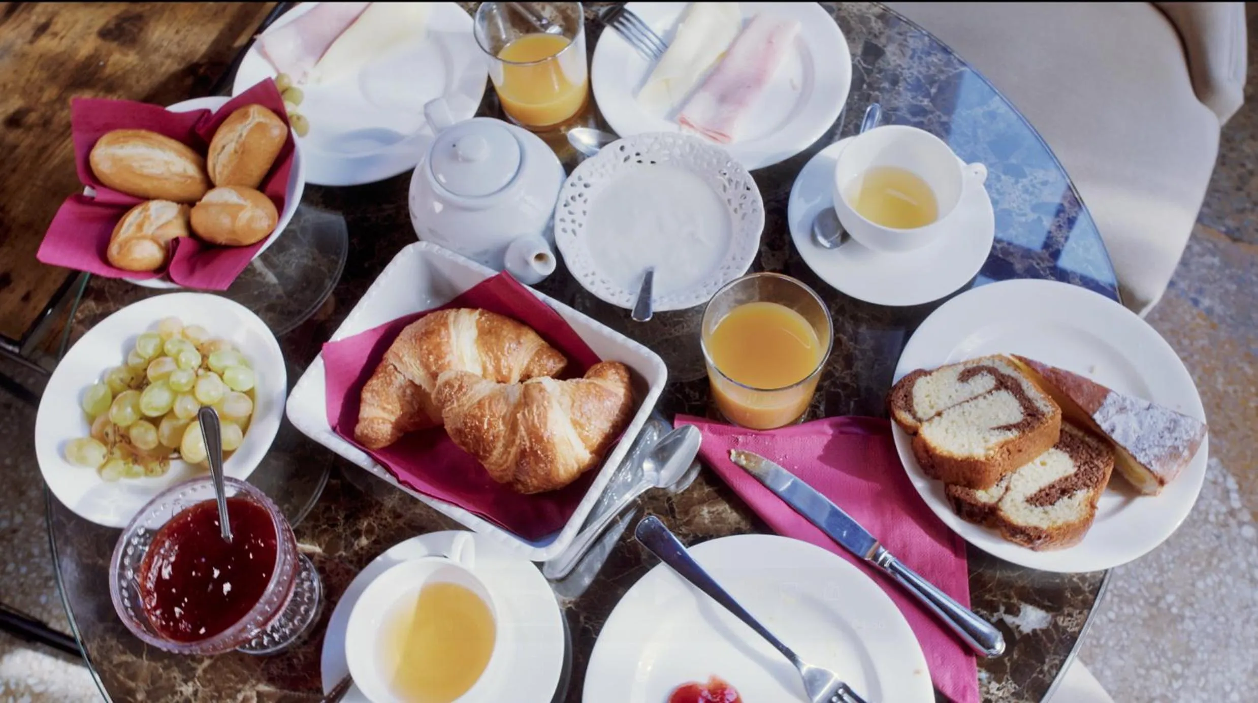 Continental breakfast in Ca' Cappellis