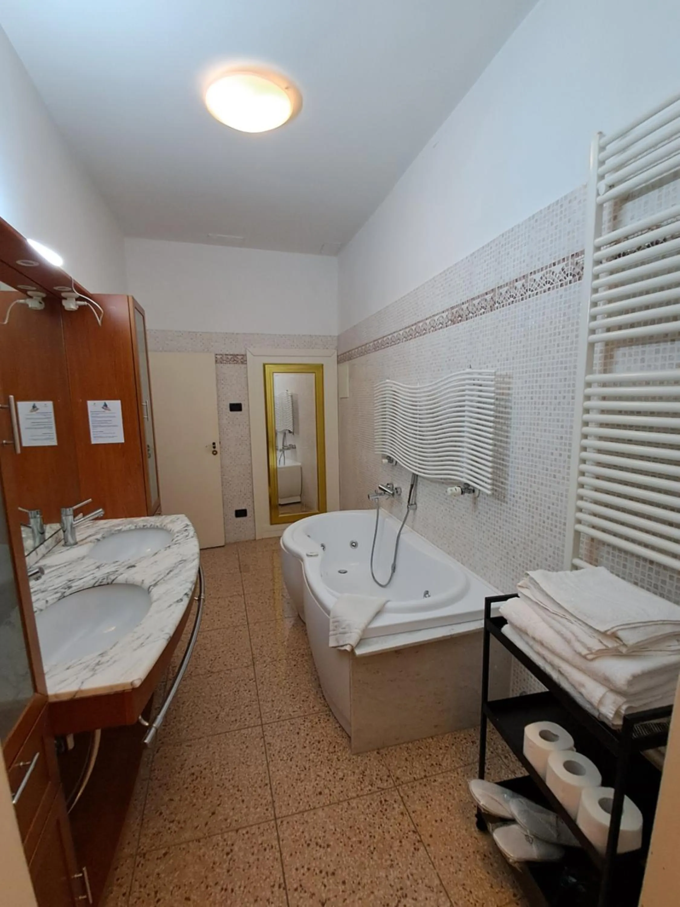 Bathroom, Bed in Ca' Cappellis