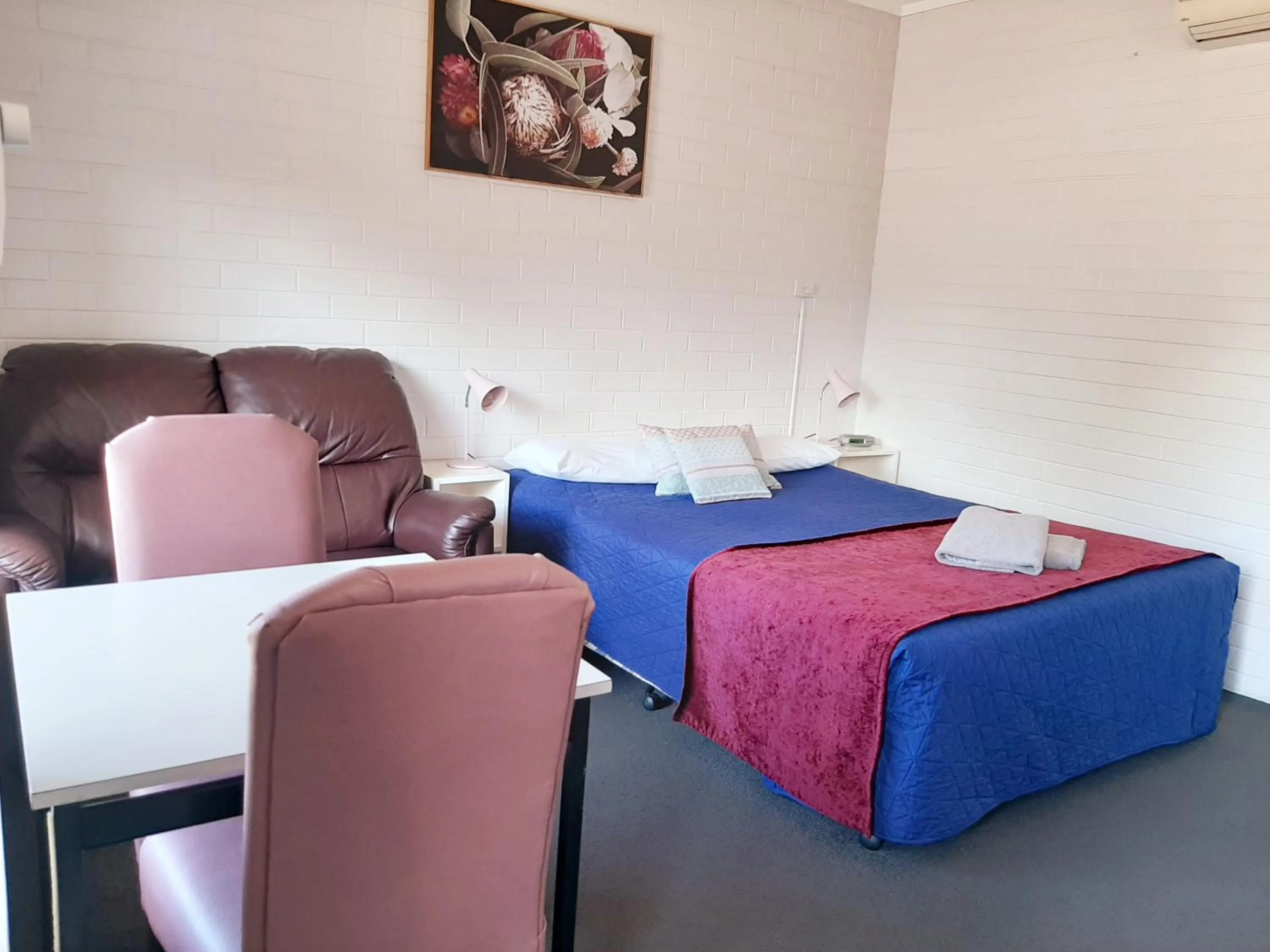 Bed in Bairnsdale Town Central Motel