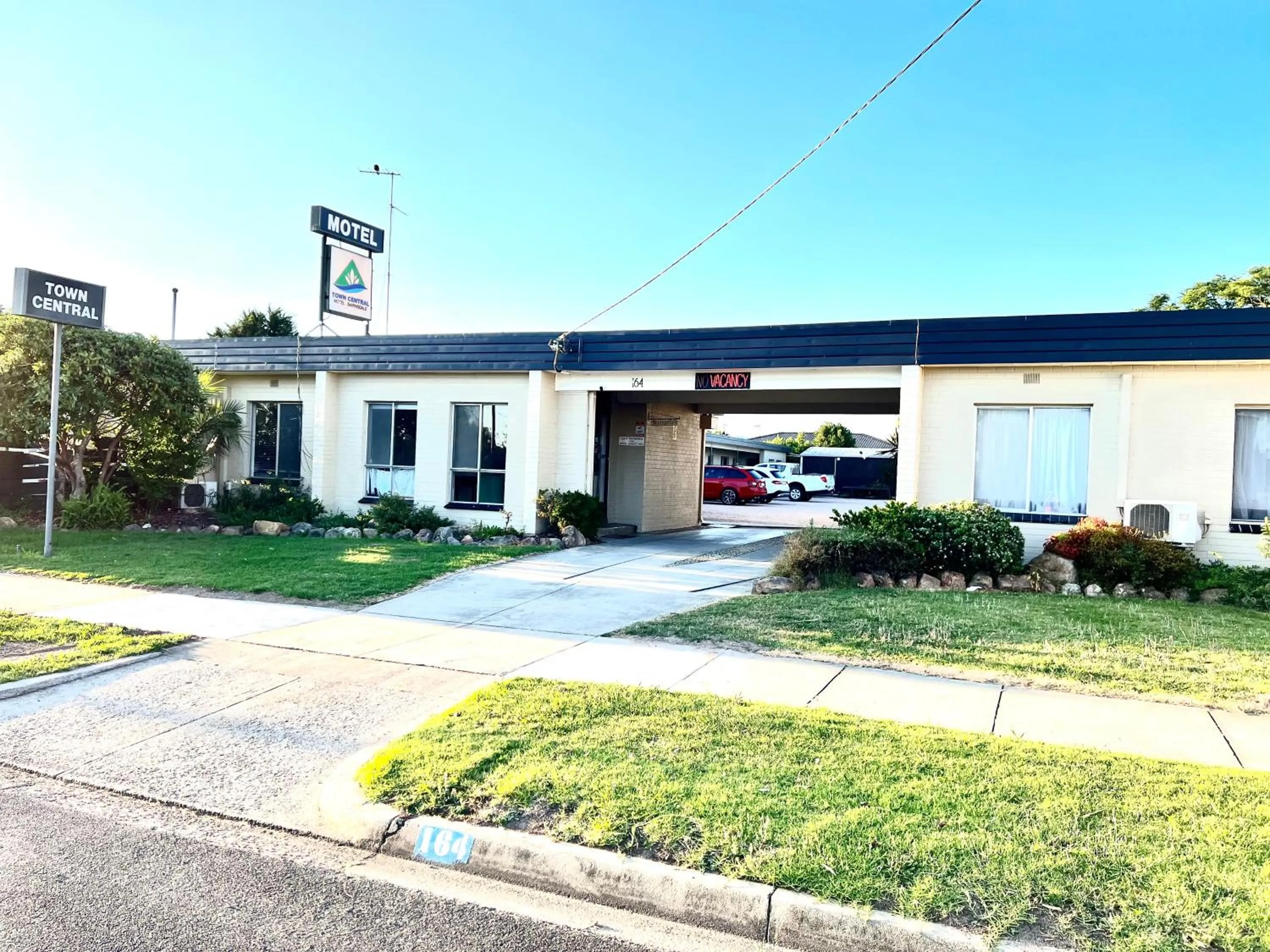Property building in Bairnsdale Town Central Motel