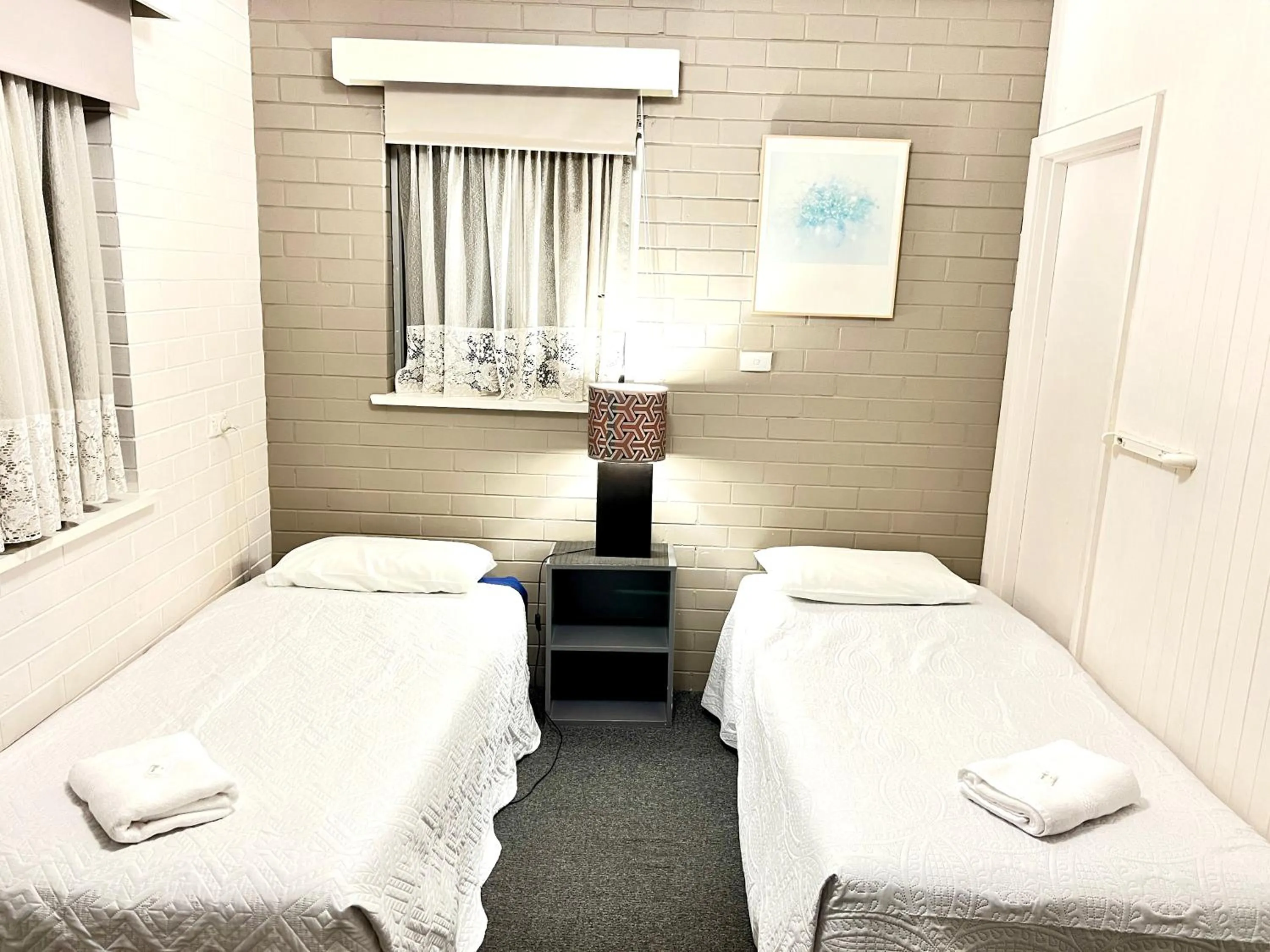 Bed in Bairnsdale Town Central Motel