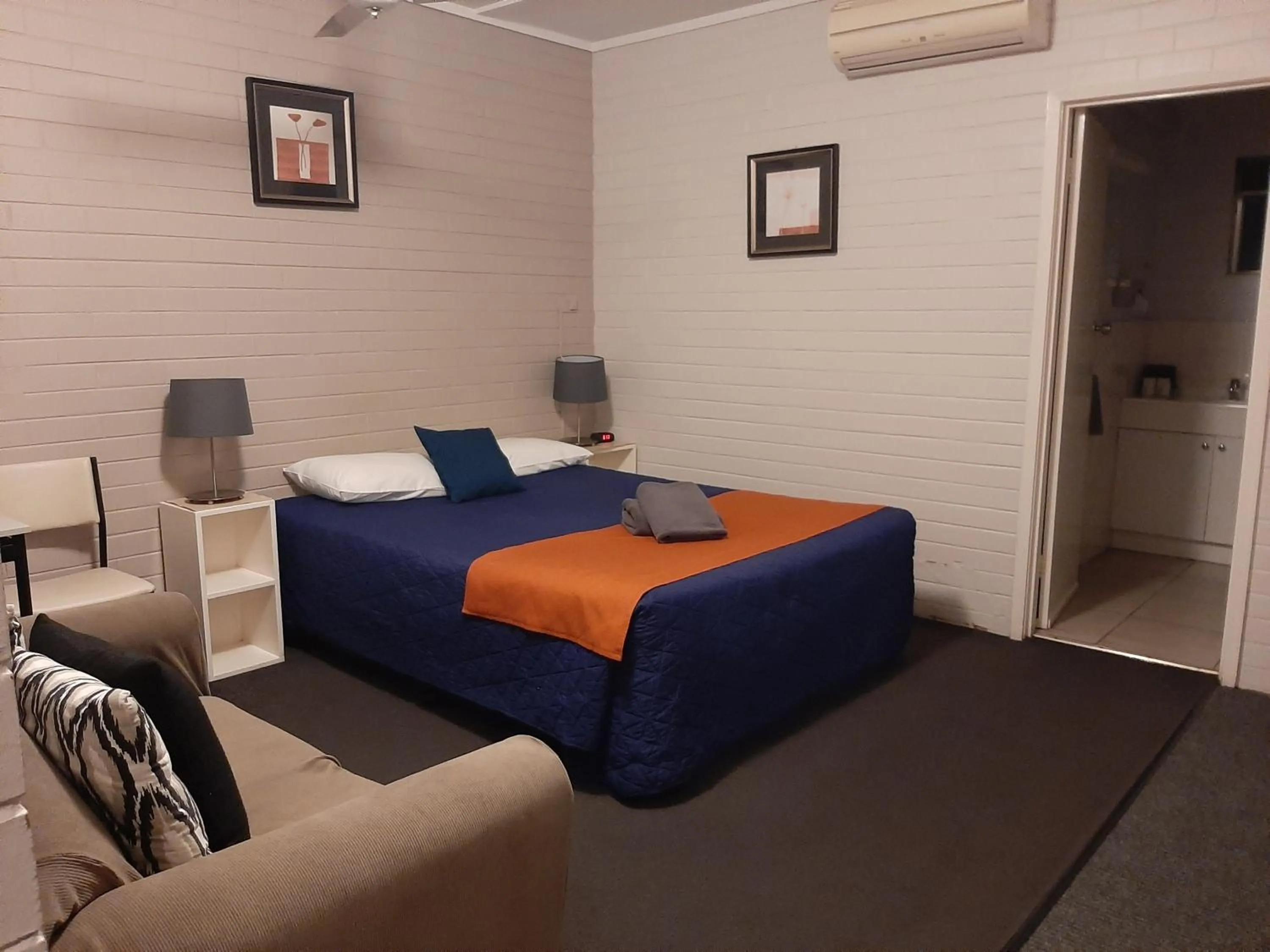 Bed in Bairnsdale Town Central Motel