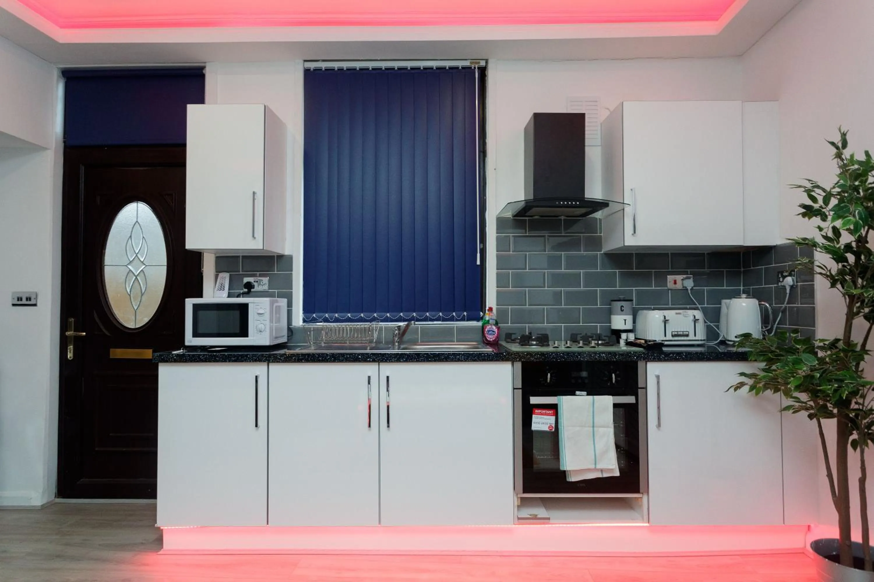 Dining area in TOWLER HOUSE APARTMENTS 6 beds in 3 bedrooms