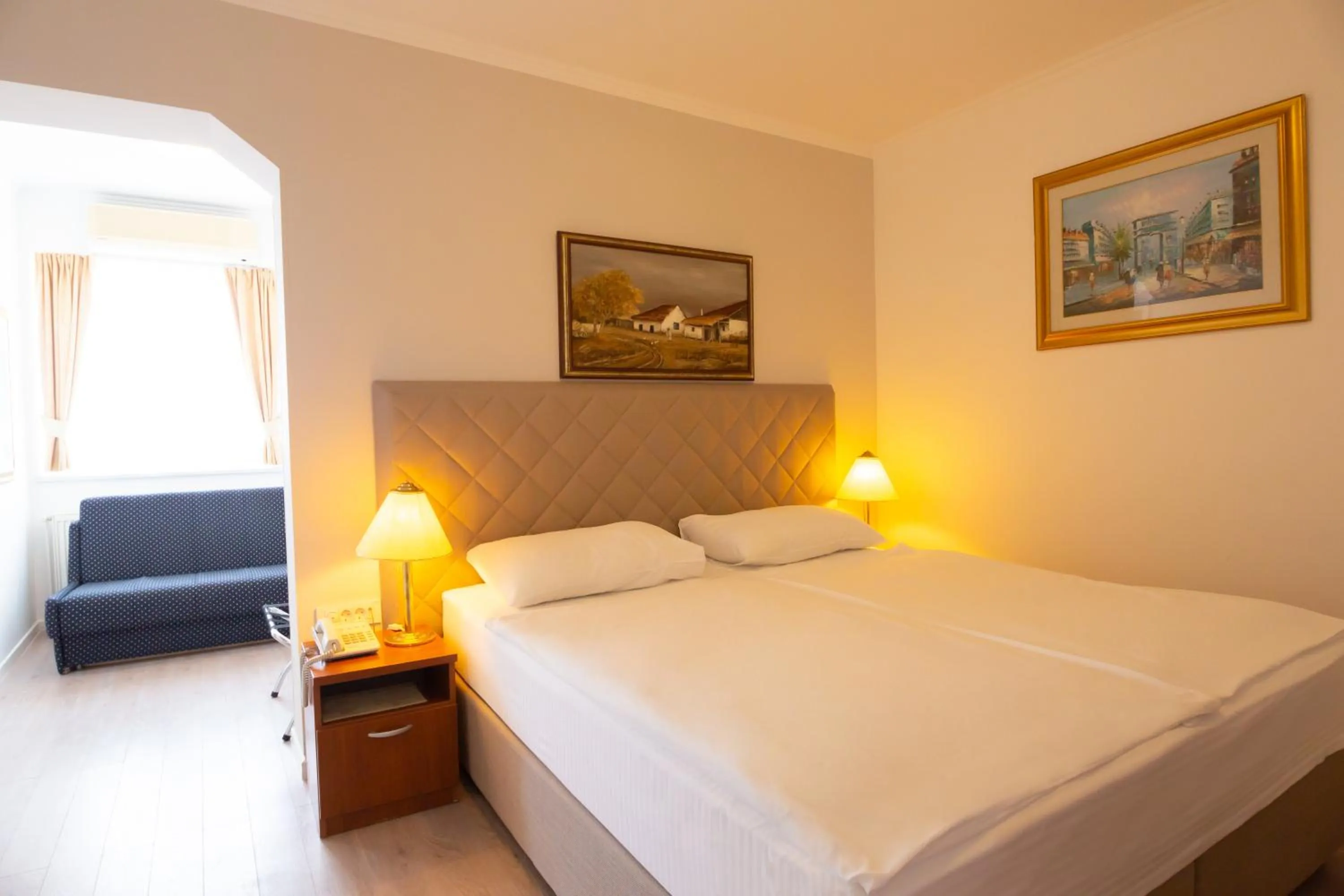 Restaurant/places to eat, Bed in Hotel Vila Tina