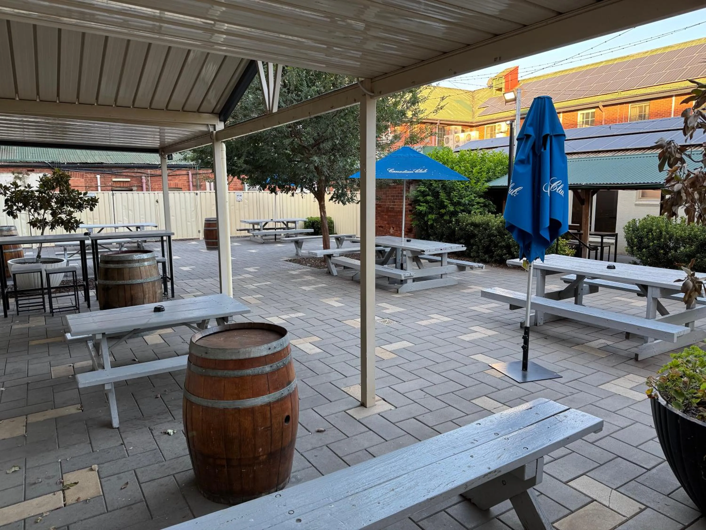 Garden in Castlereagh Hotel