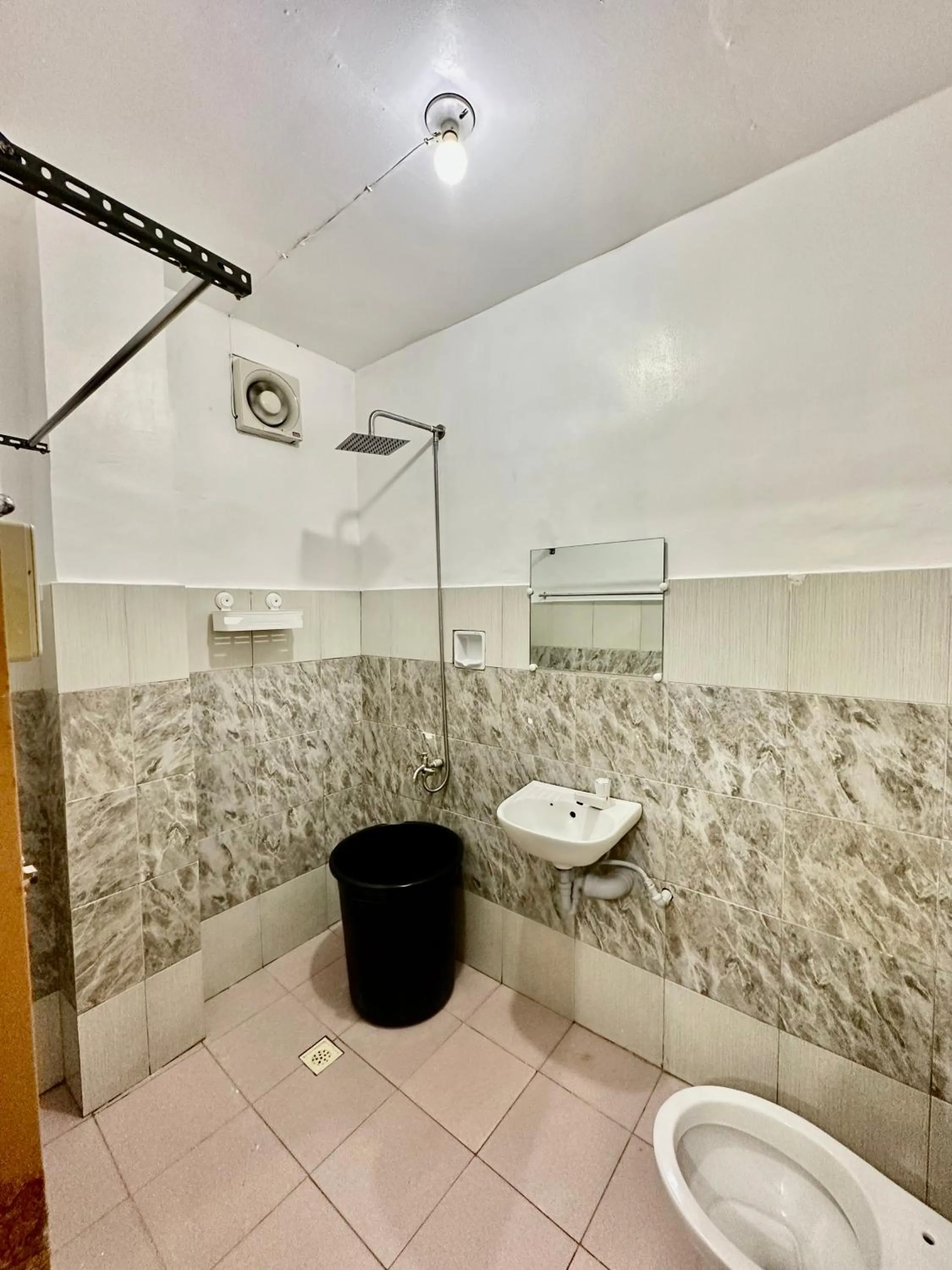 Shower in Wendy's Apartelle