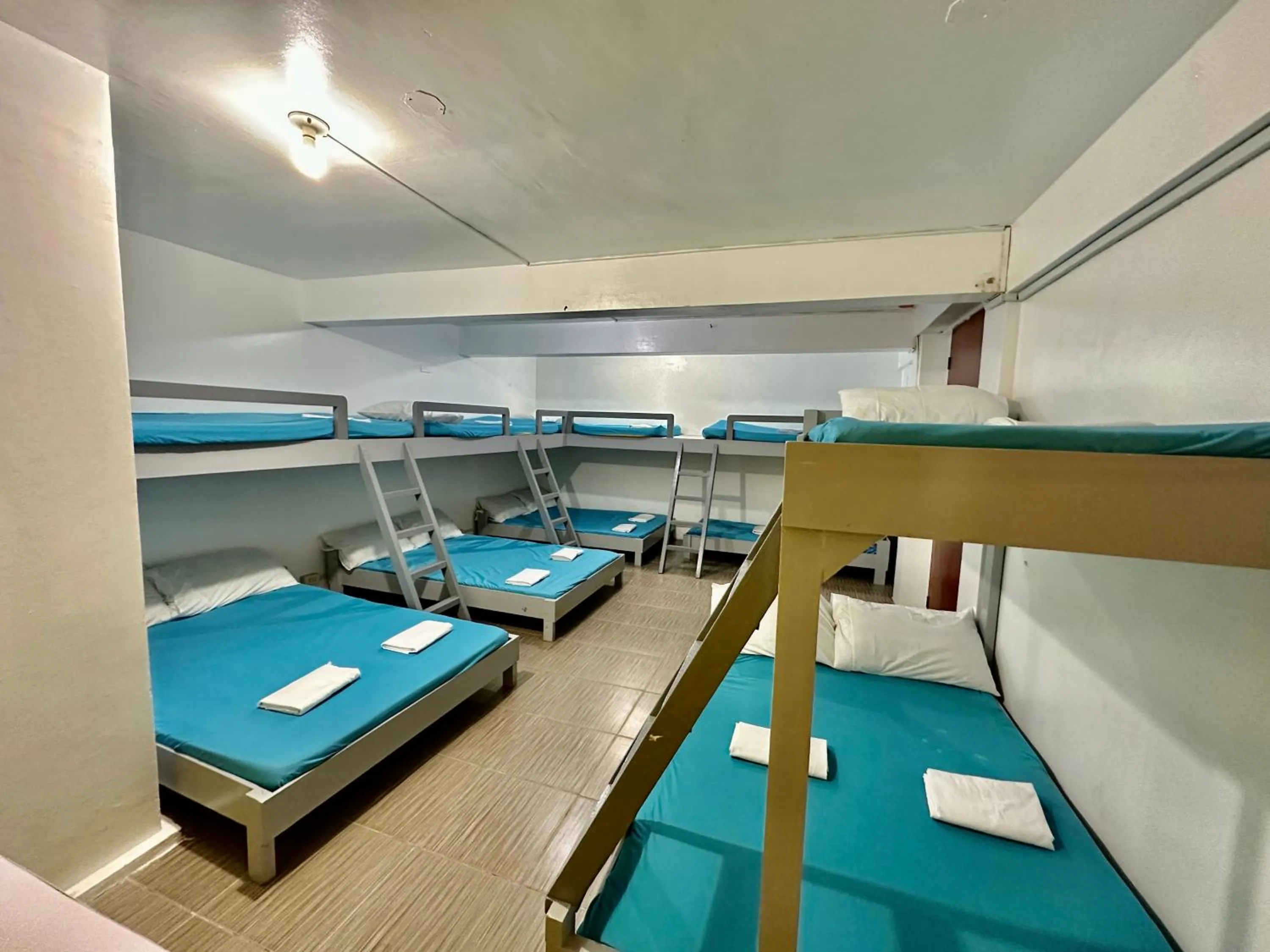 bunk bed, Bed in Wendy's Apartelle