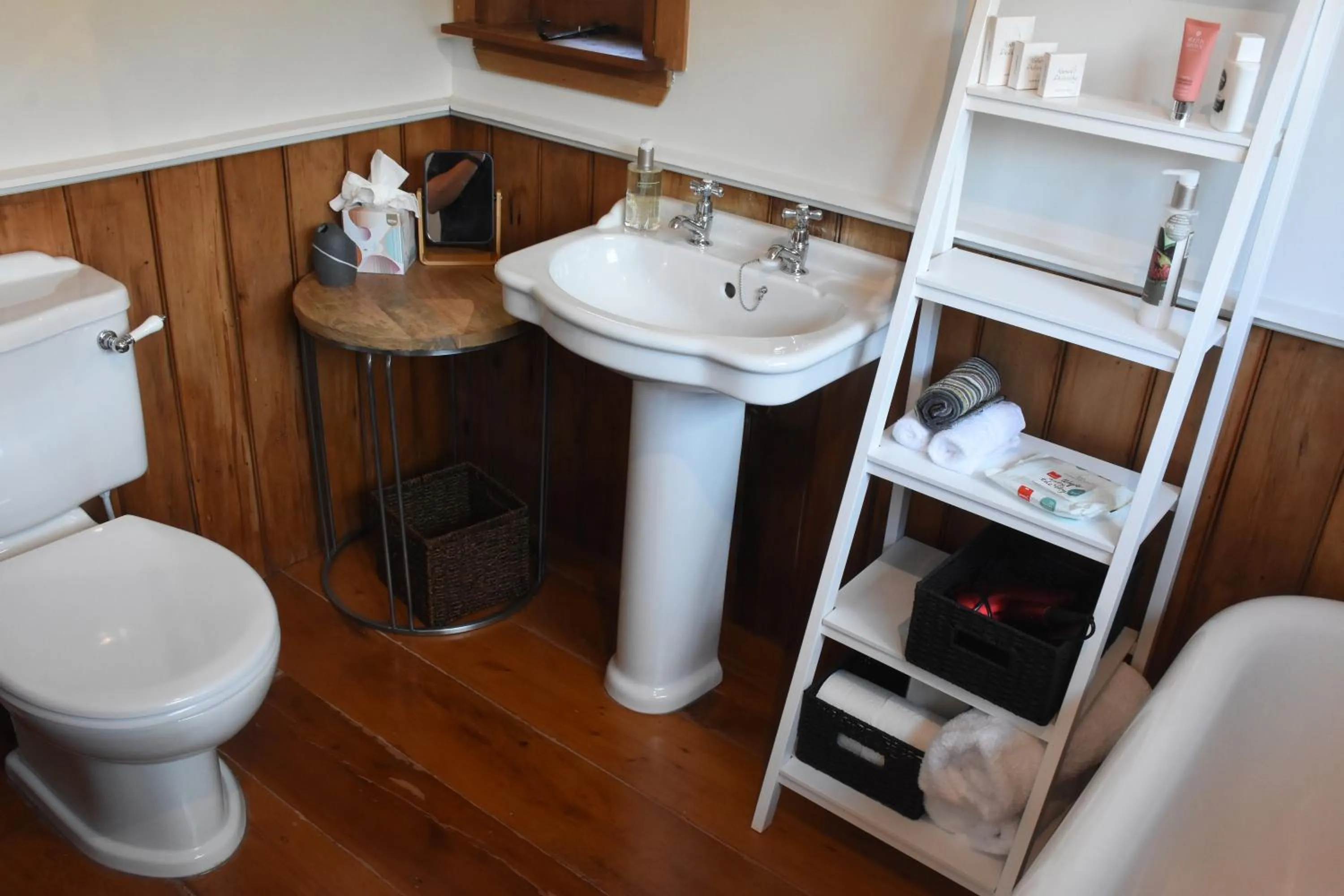 Bathroom in Shy Cottage and Studio