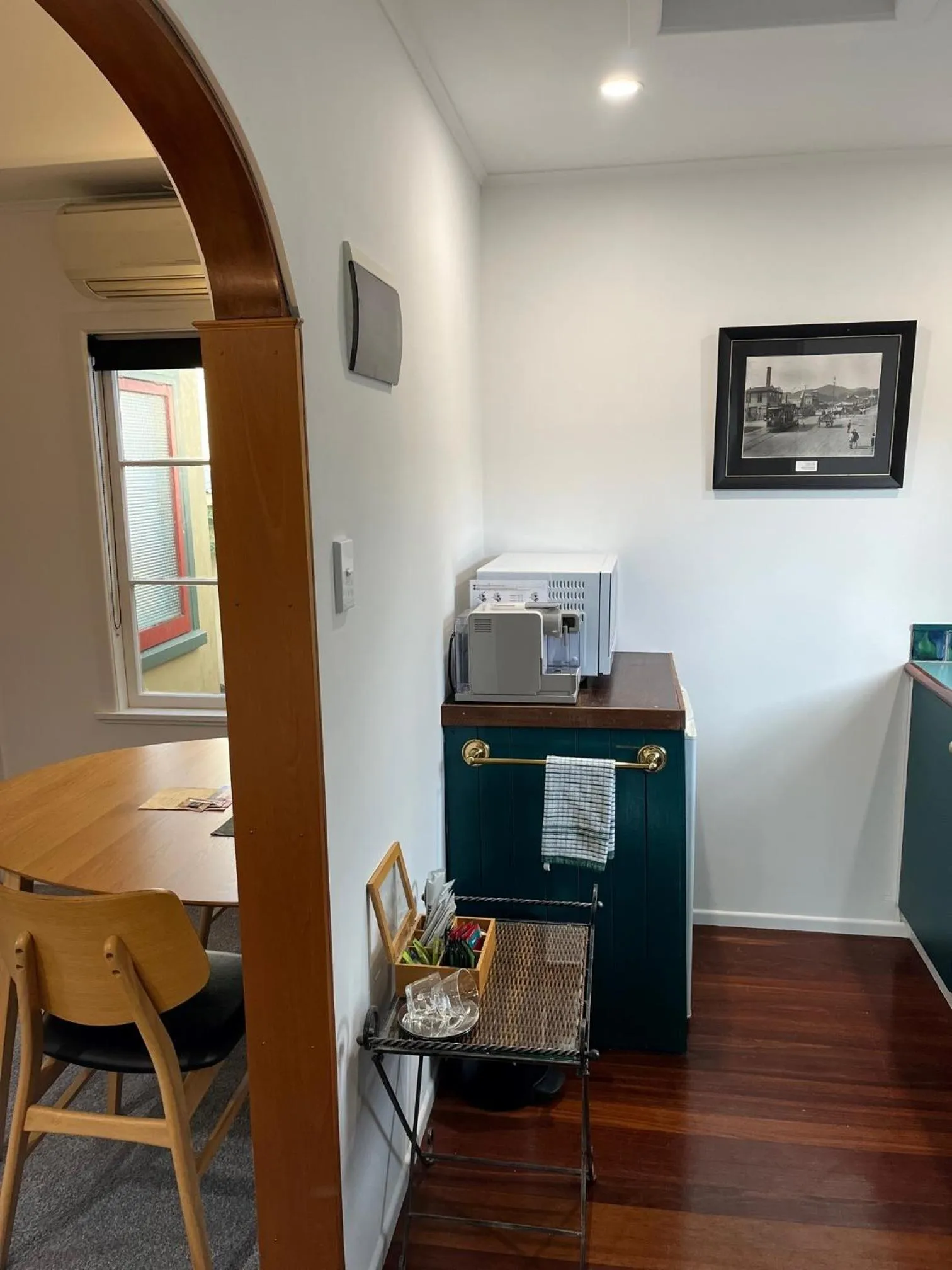 Kitchen or kitchenette in Shy Cottage and Studio