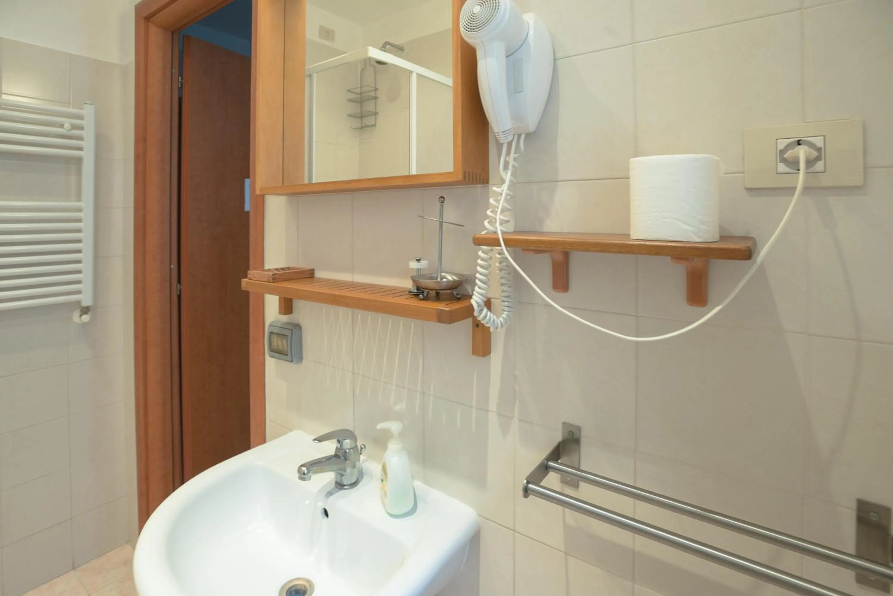 Bathroom in Gialel Guesthouse