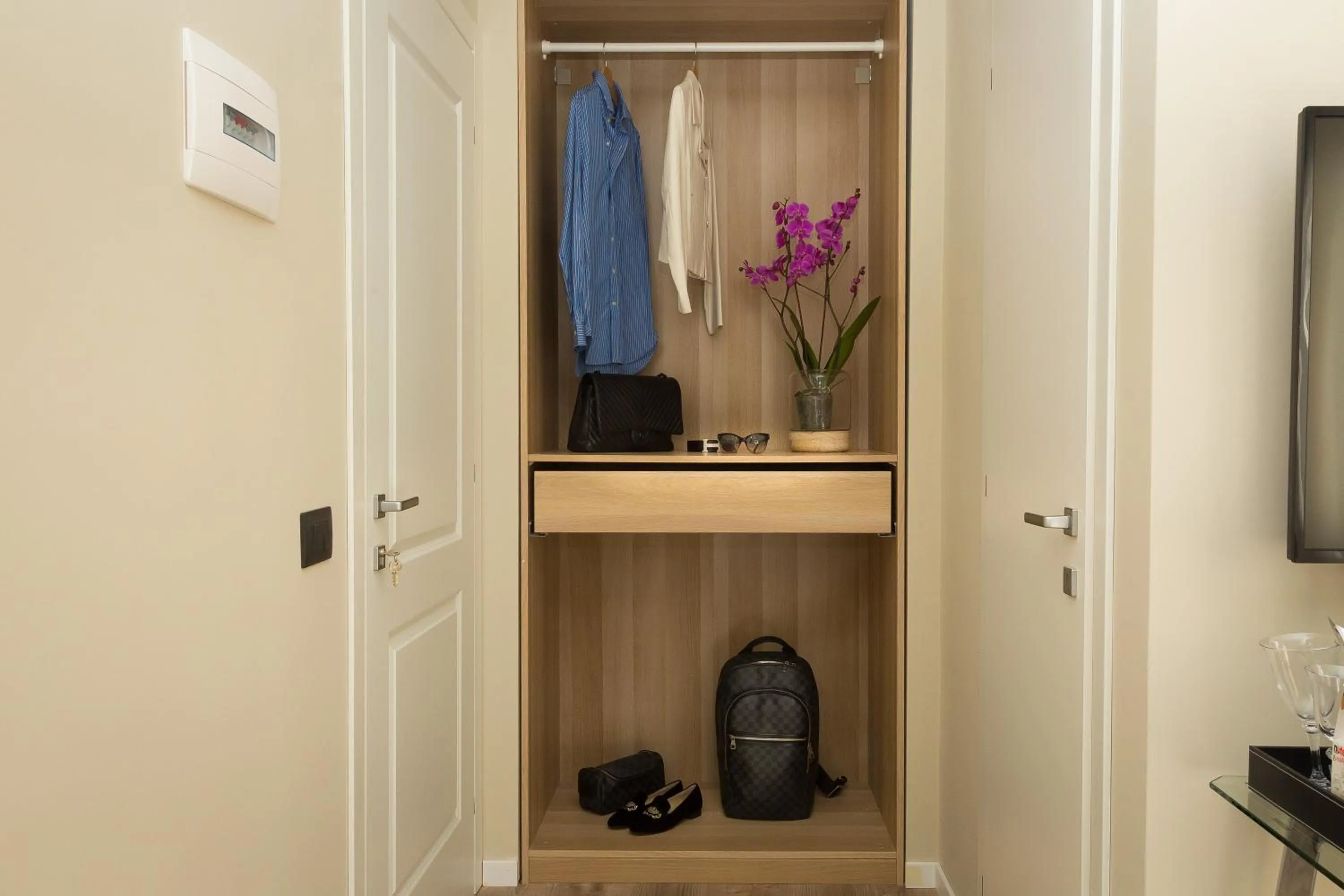 Decorative detail in 126 Gracchi Suites