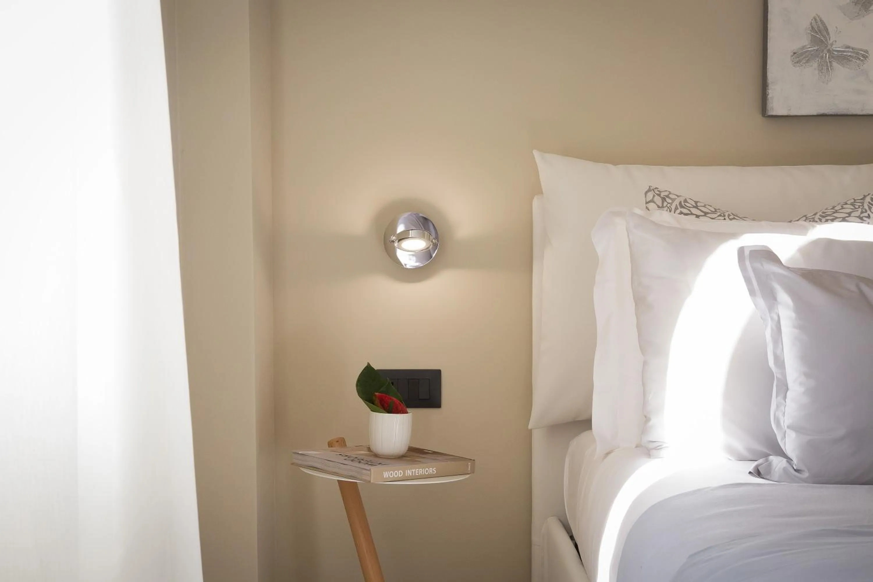 Decorative detail, Bed in 126 Gracchi Suites