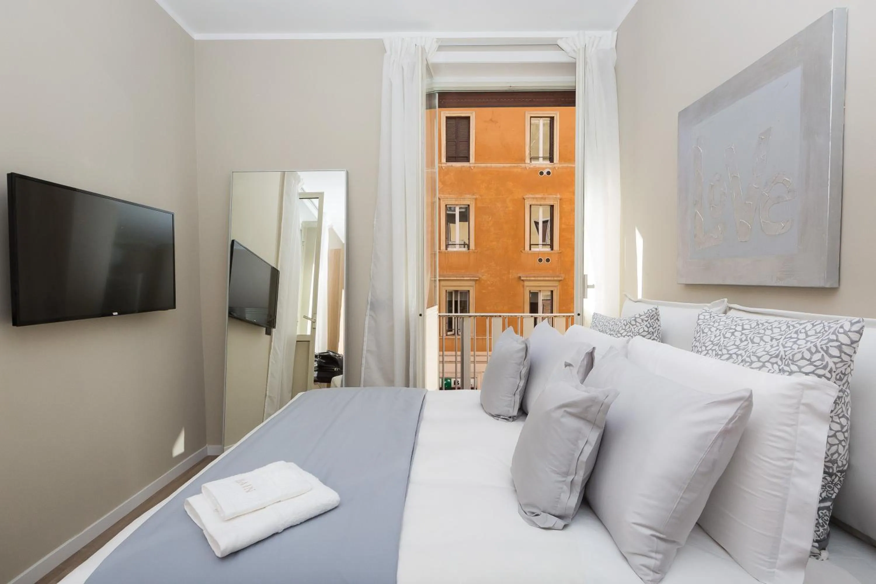 Bedroom, Bed in 126 Gracchi Suites