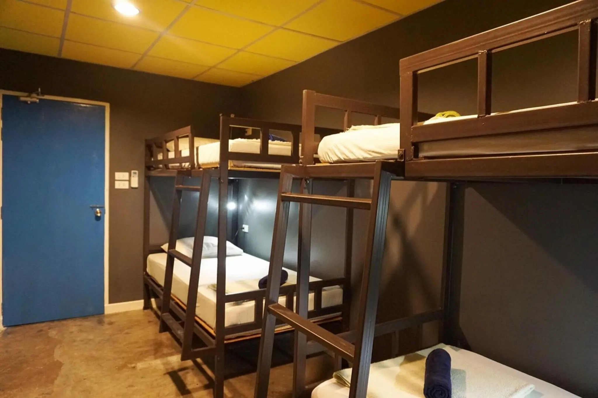 Bunk Bed in Female Dormitory Room  with Air Conditioning in B&B House & Hostel