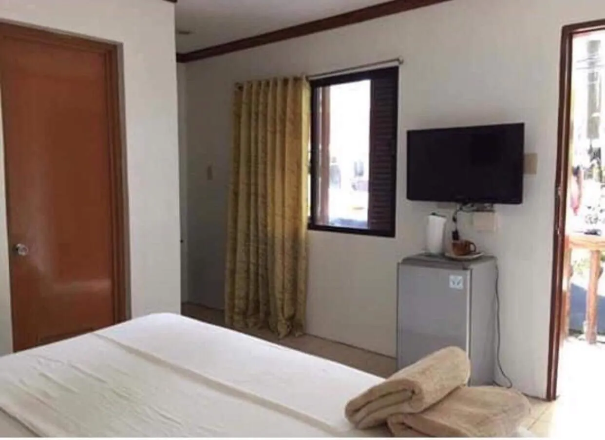 Coffee/tea facilities, Bed in Double Diamond Inn Guest House