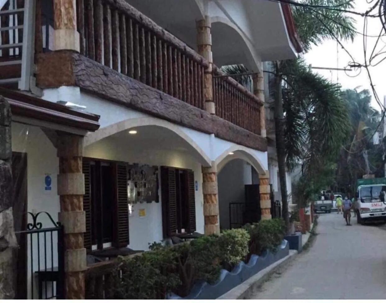 Double Diamond Inn Guest House