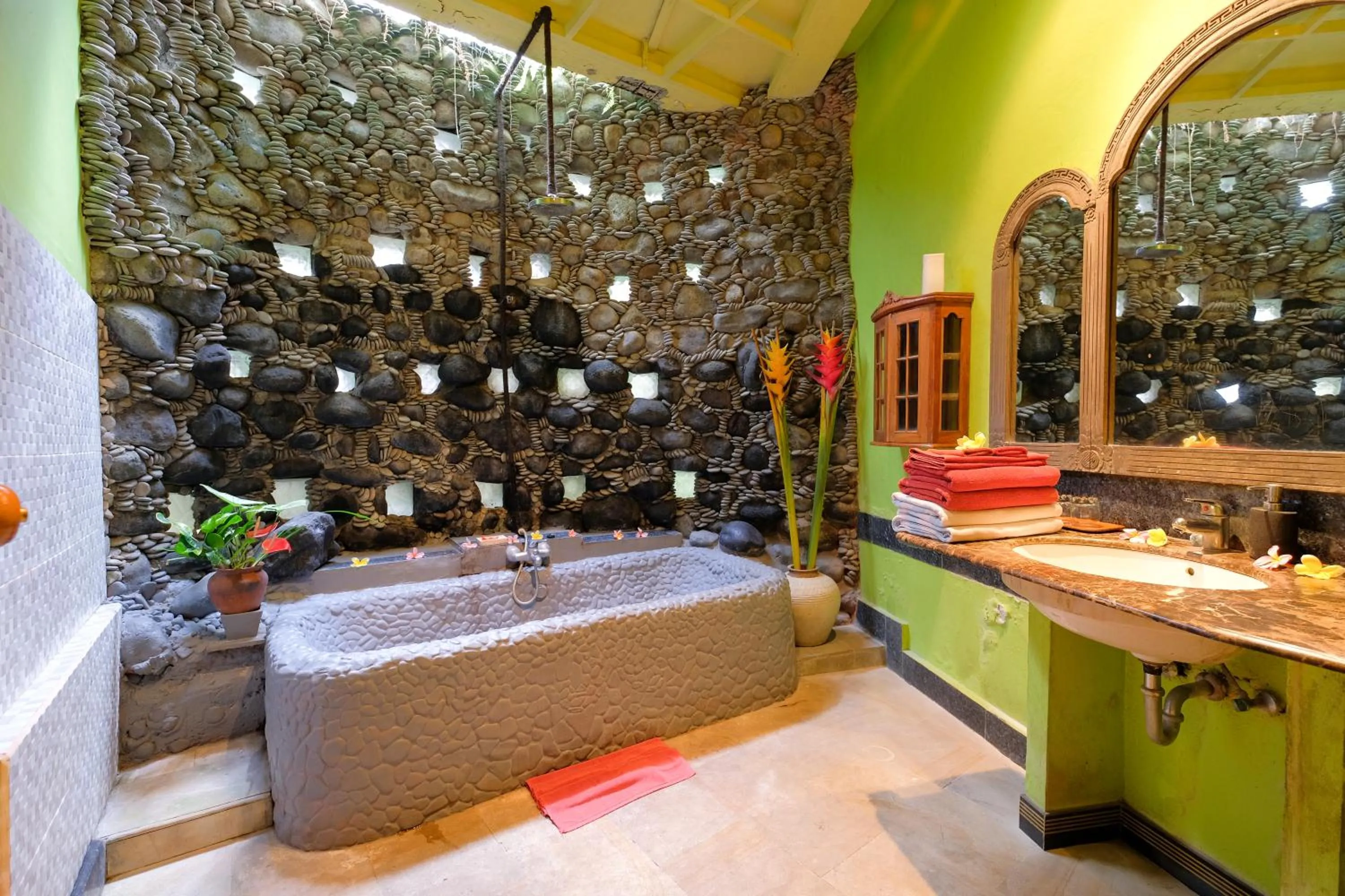 Bathroom in Sunrise Villa Ubud