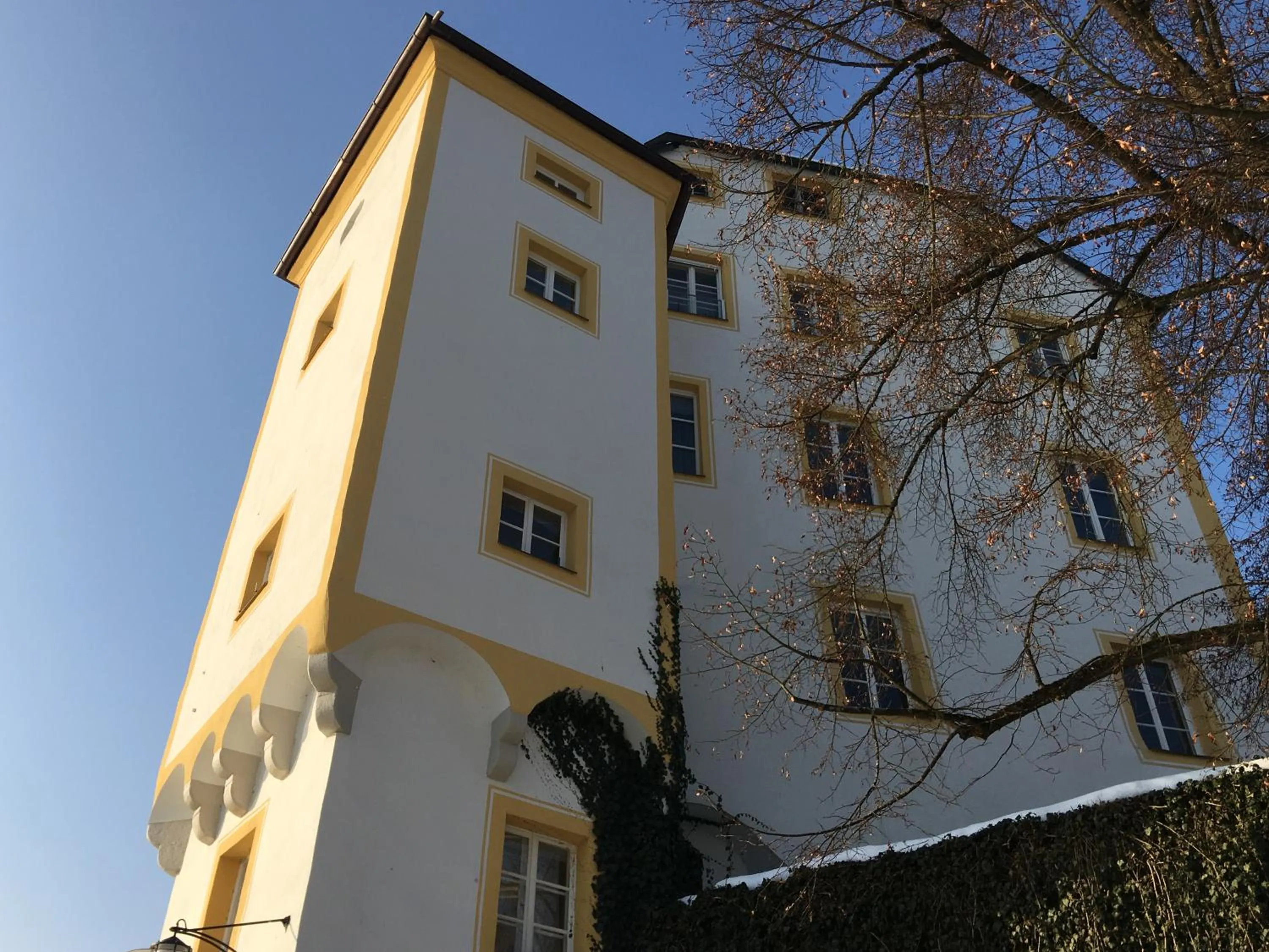 Property building in Schloß Ort