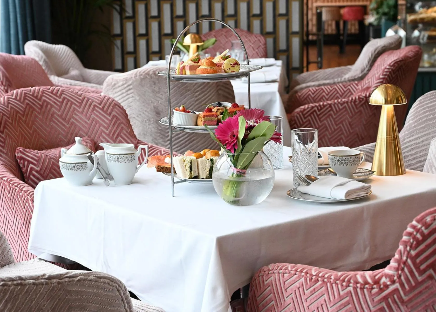 Restaurant/places to eat in The Kingsley Hotel