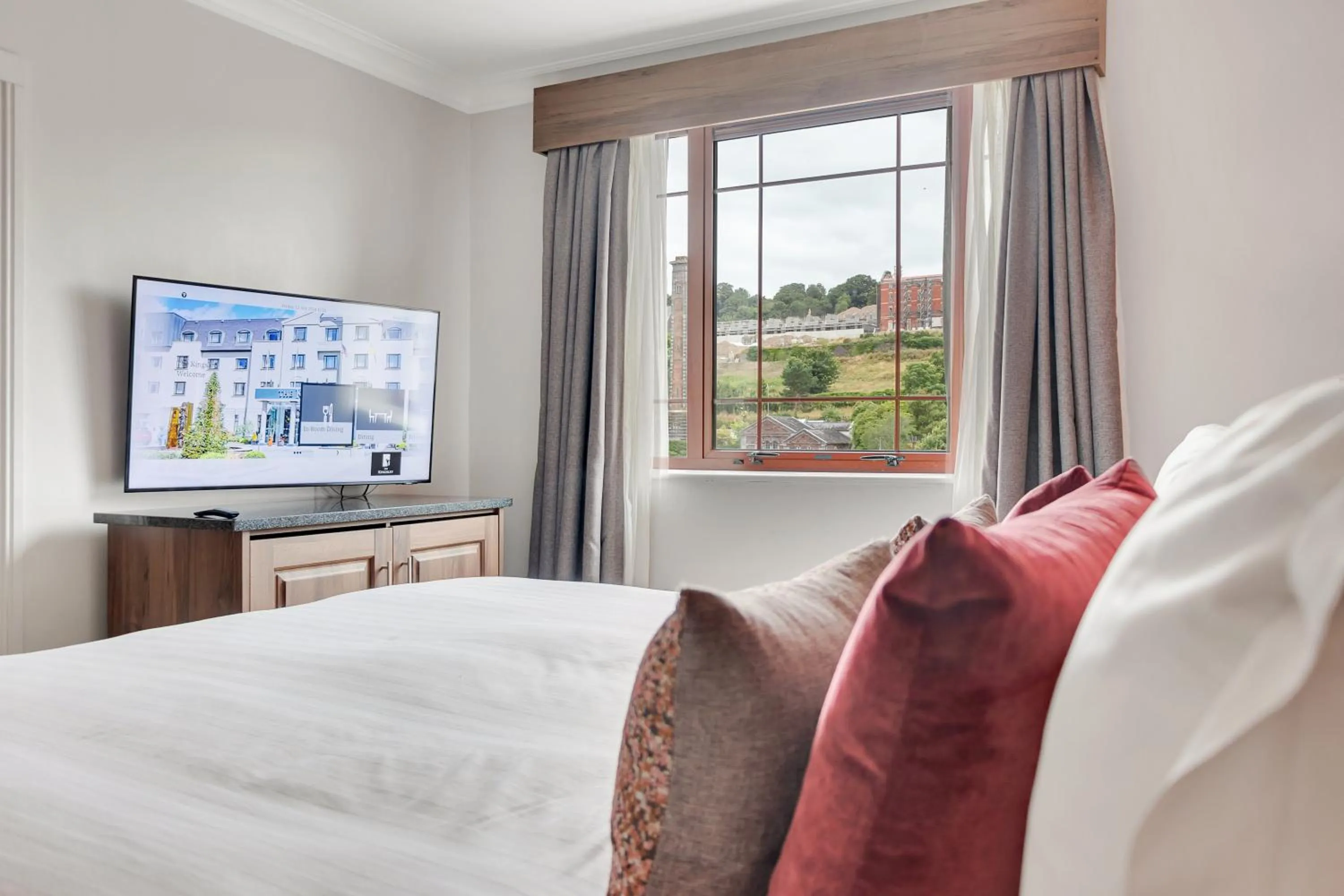 Bedroom, Bed in The Kingsley Hotel