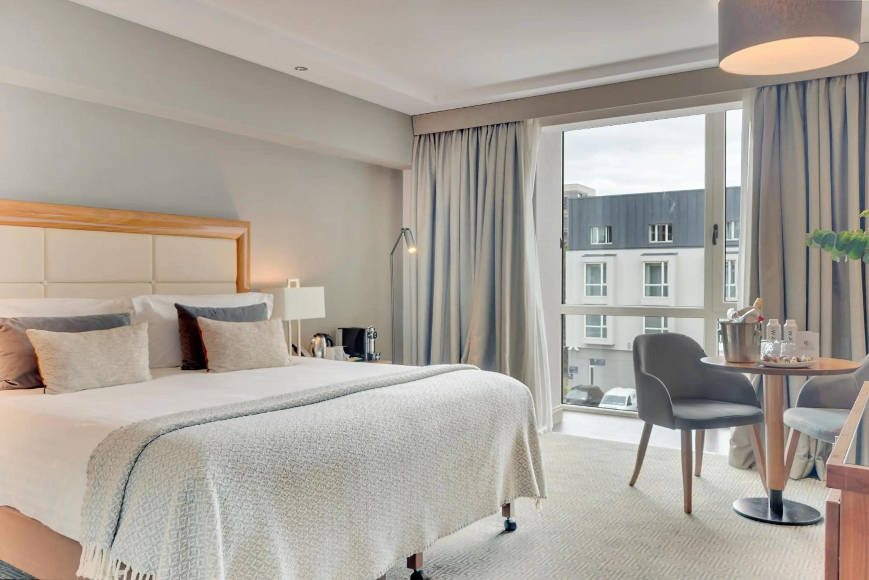 Bedroom, Bed in The Kingsley Hotel