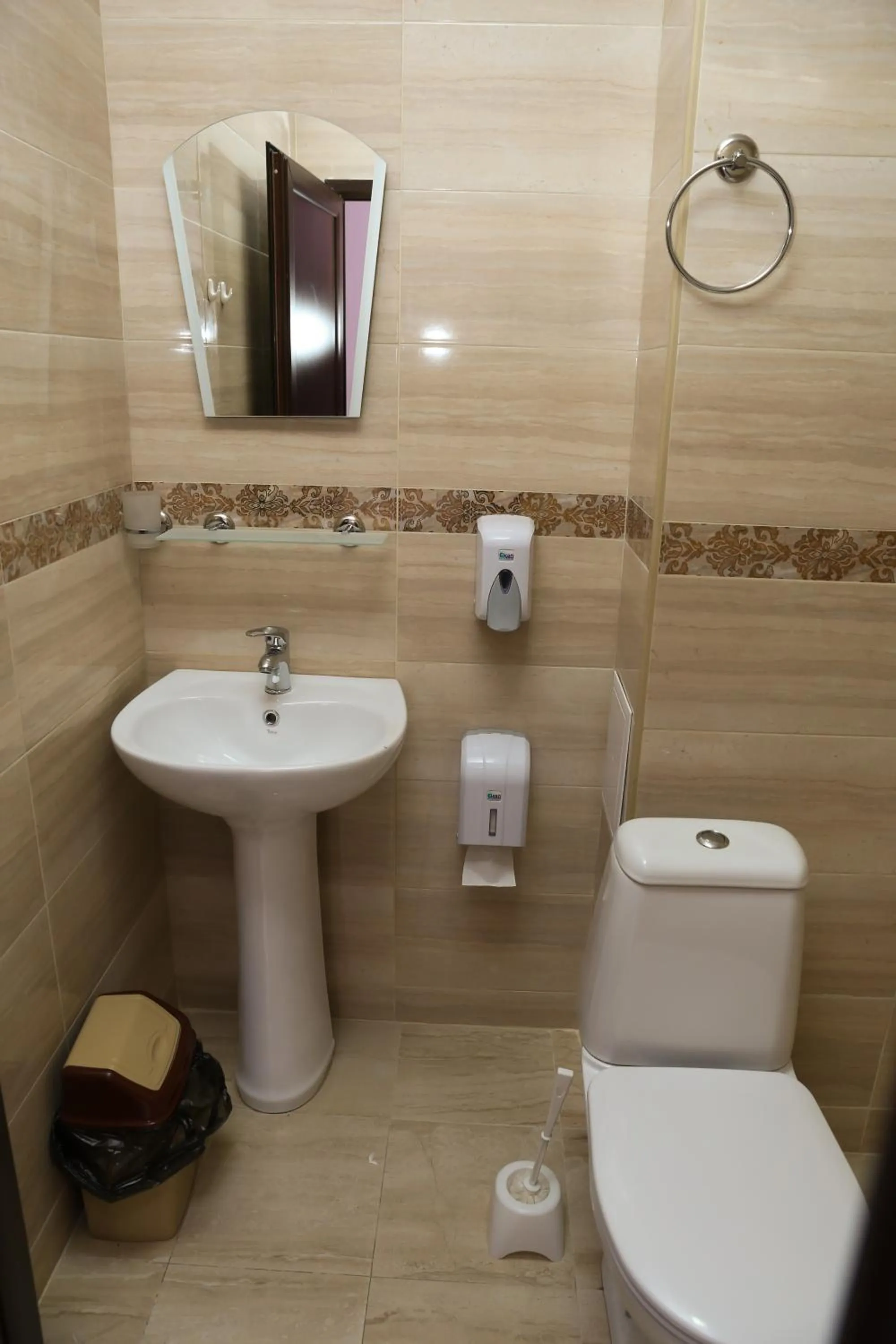 Toilet in Hotel & Restaurant Ida