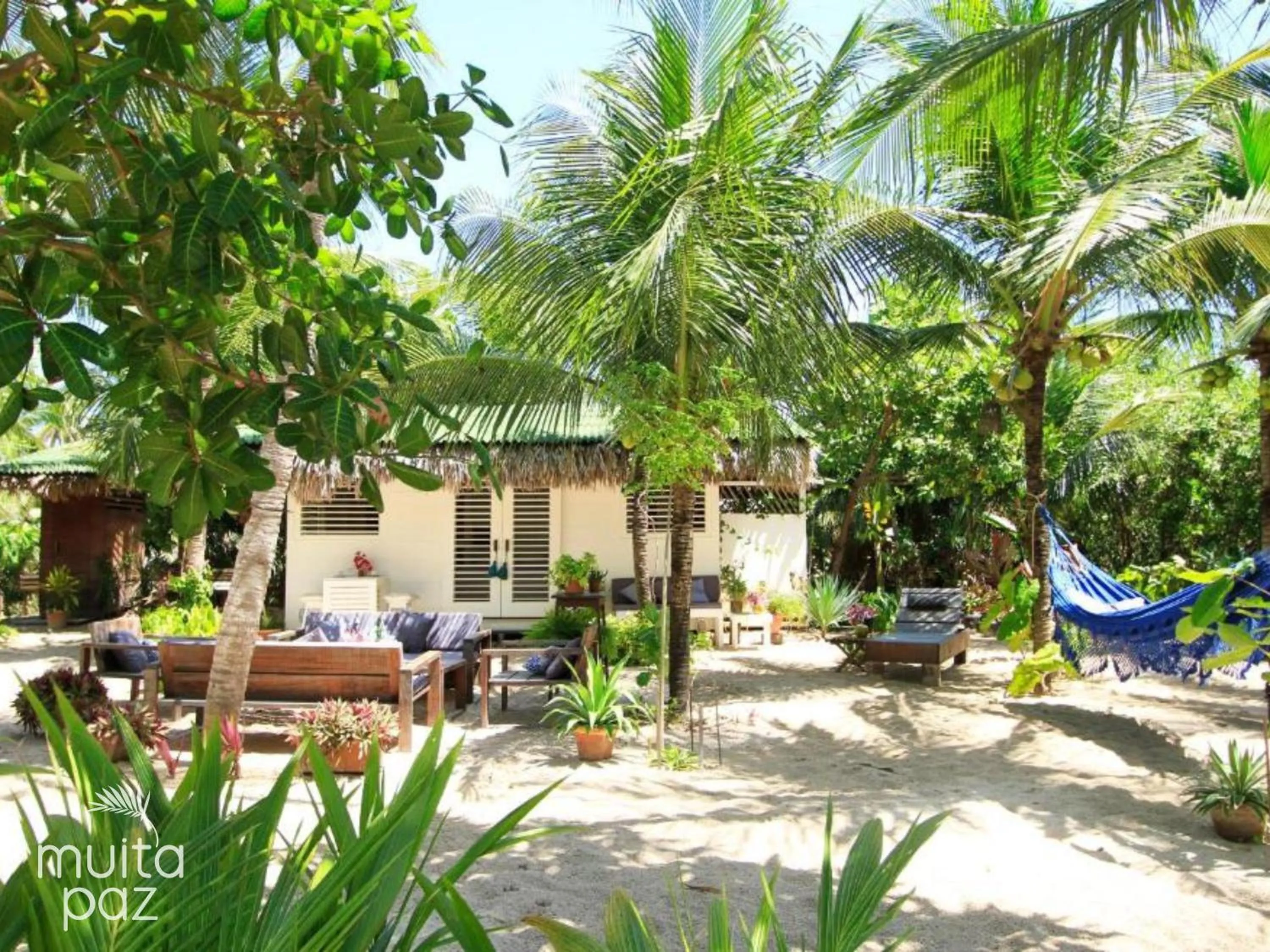 Facade/entrance in Muita Paz