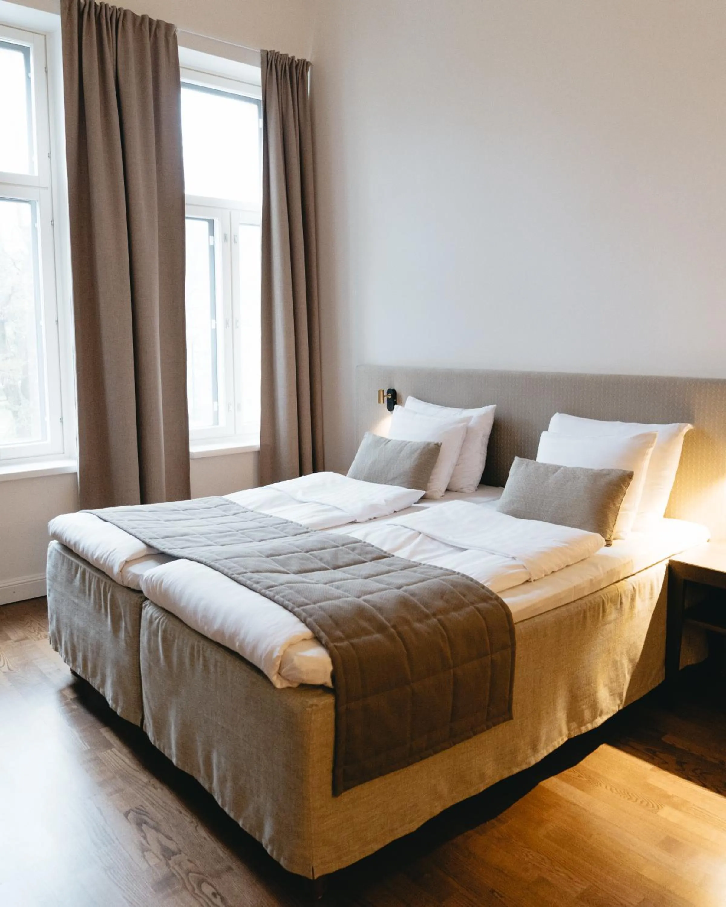 Bed in Regatta Spa Hotel