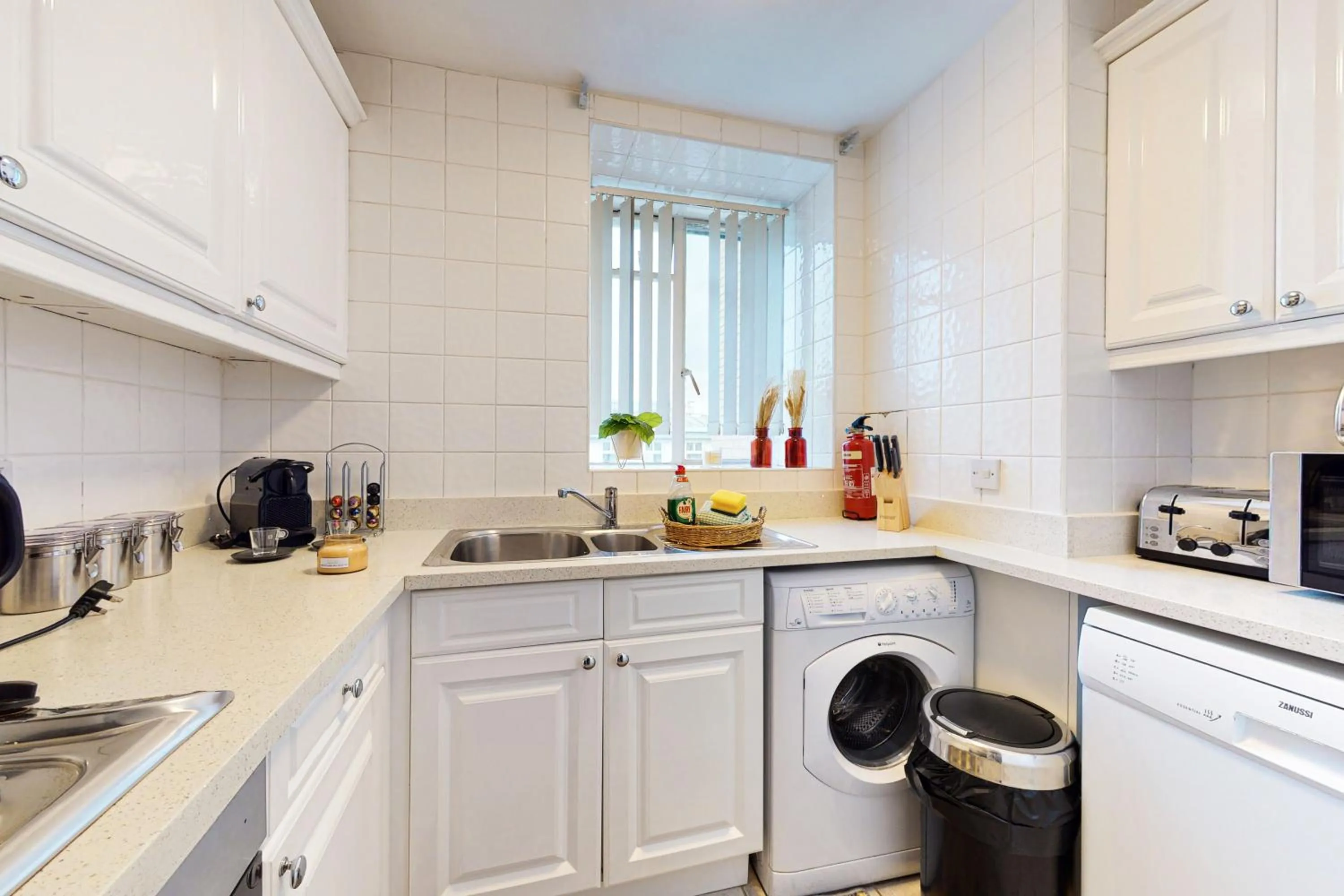 kitchen in Park Lane Apartments/Shaw House