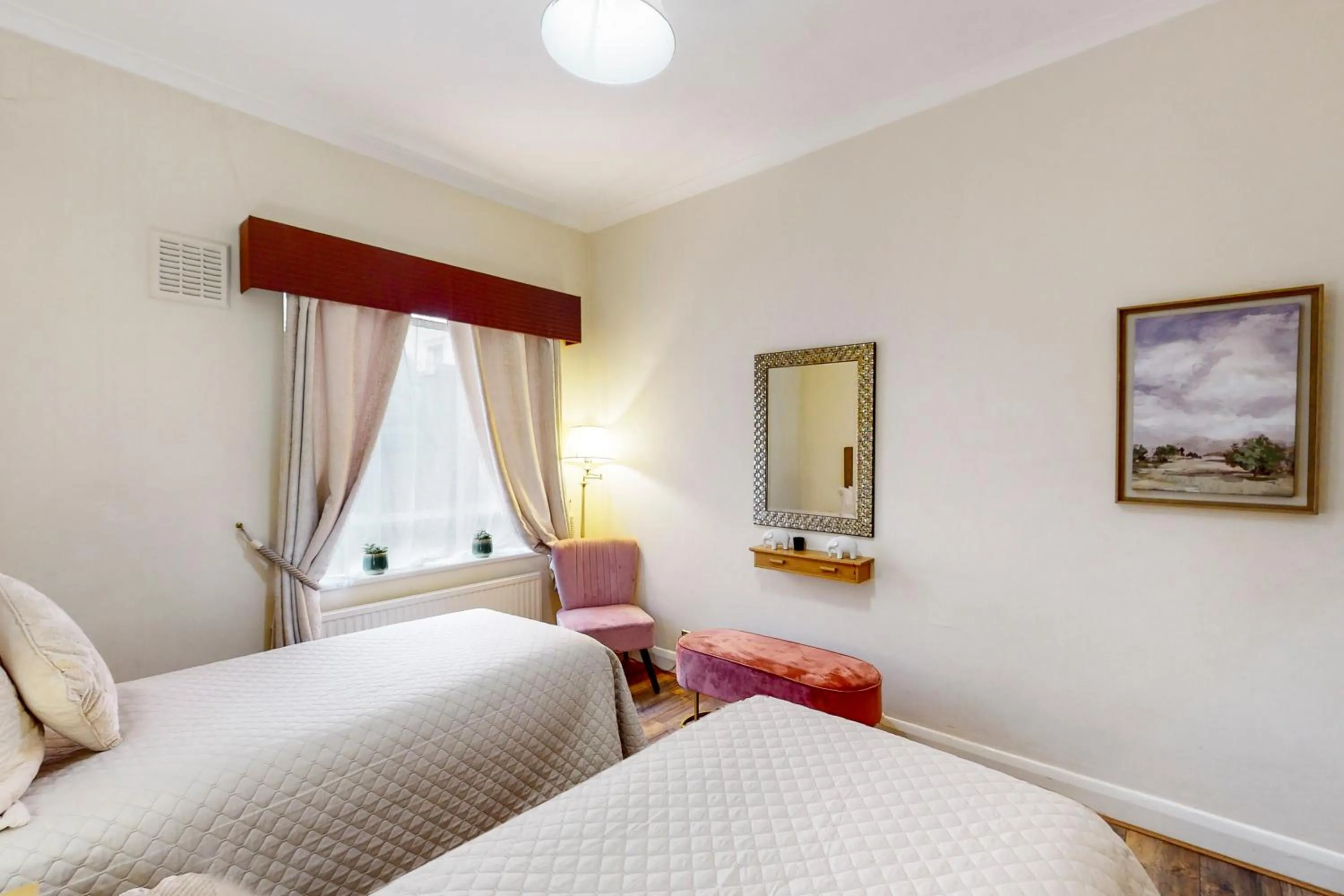 Bed in Park Lane Apartments/Shaw House